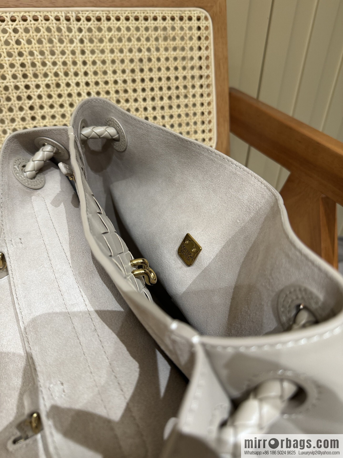BV Ciao Ciao Handbag 817231 Hazel