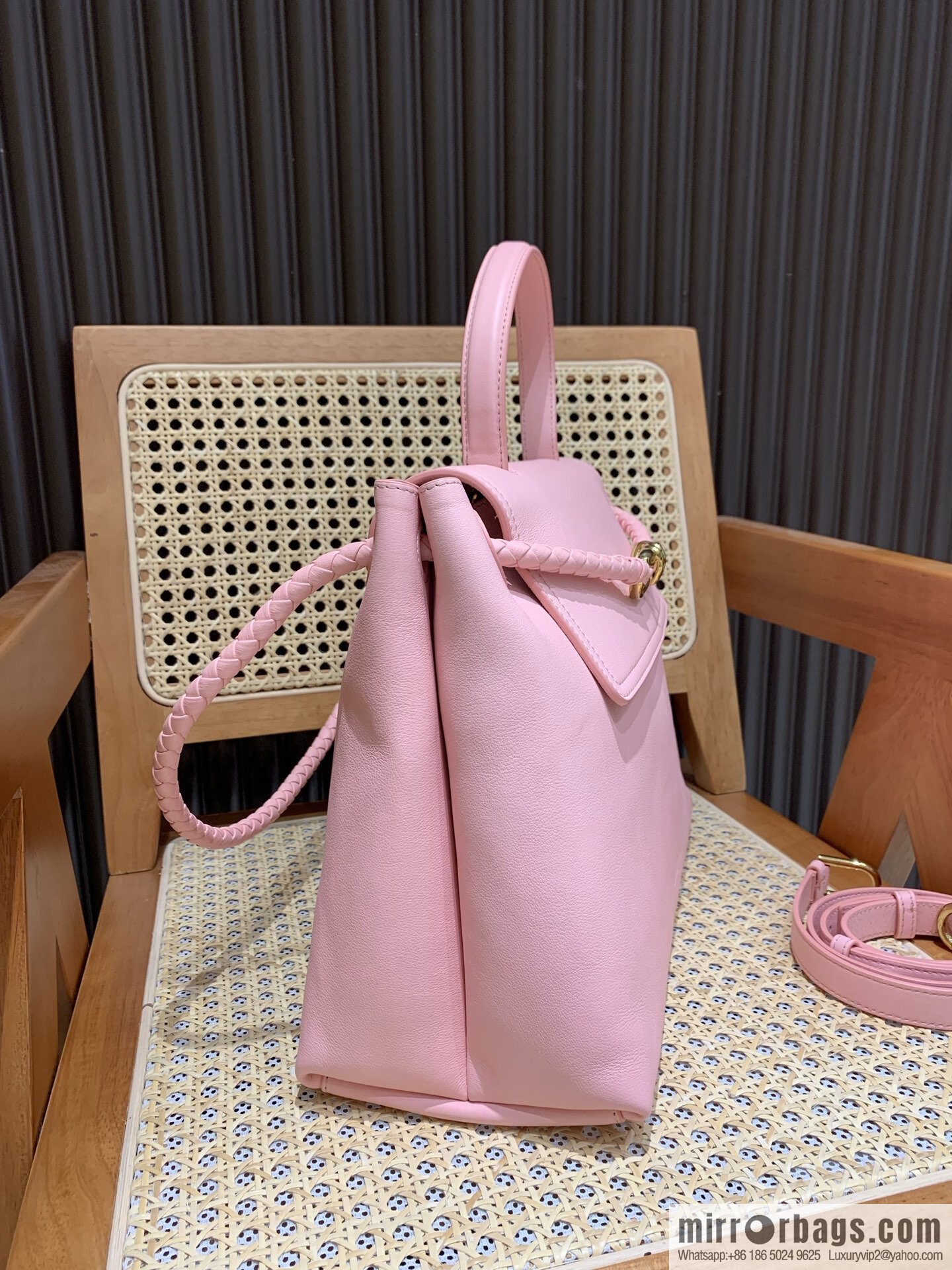 BV Ciao Ciao Handbag 817231 Rose Powder