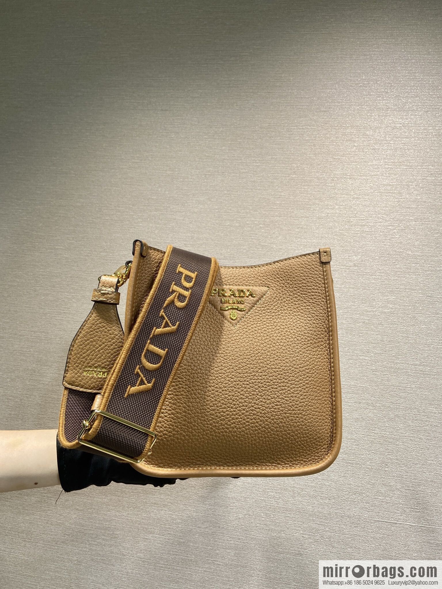 PRADA 👏 new shoulder strap bag 👏 1BH191-1/tote bag, caramel color