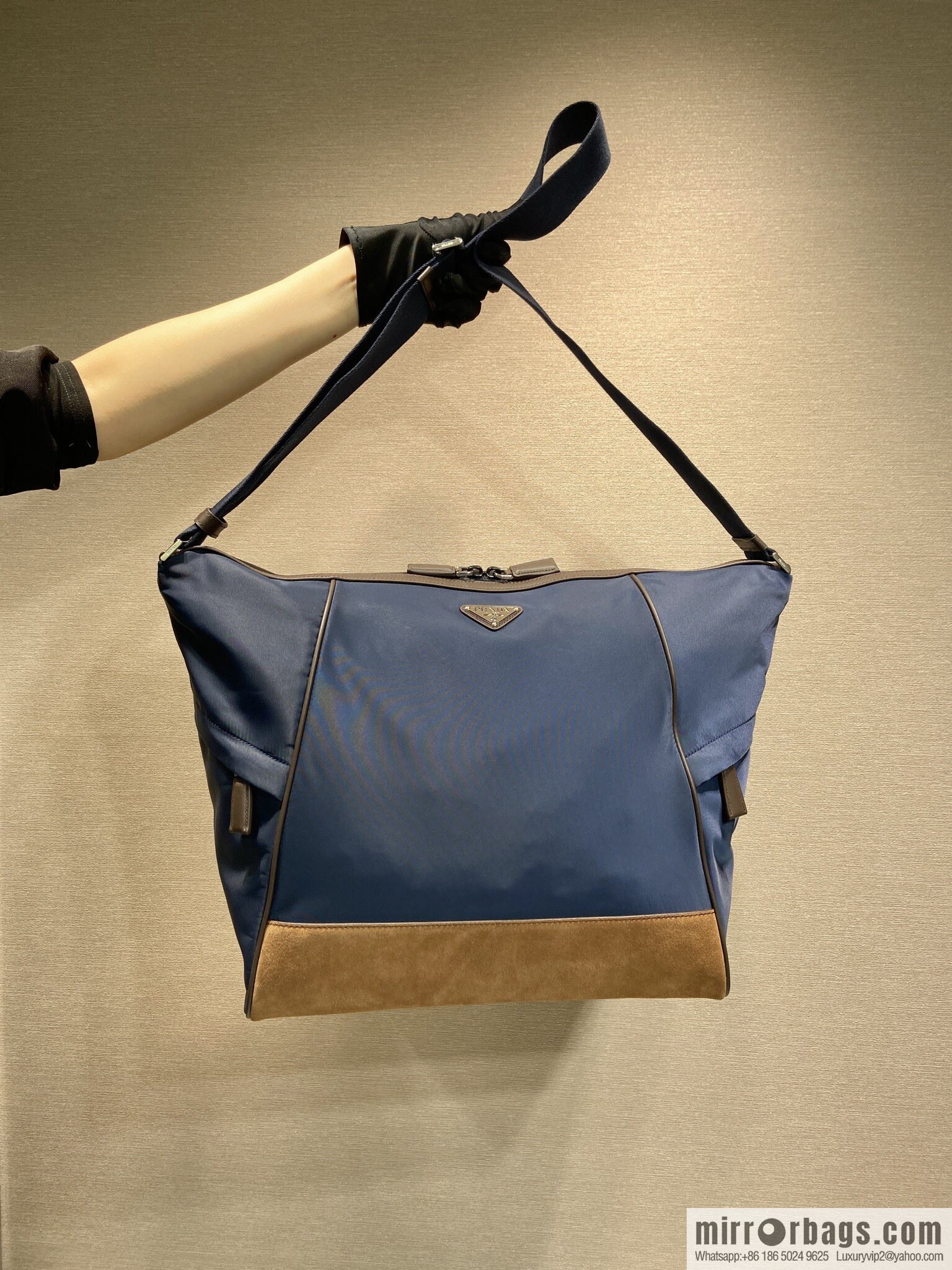 PRADA 🎉 new mailman bag 🎉 2VH180 new 🎉🎉 blue