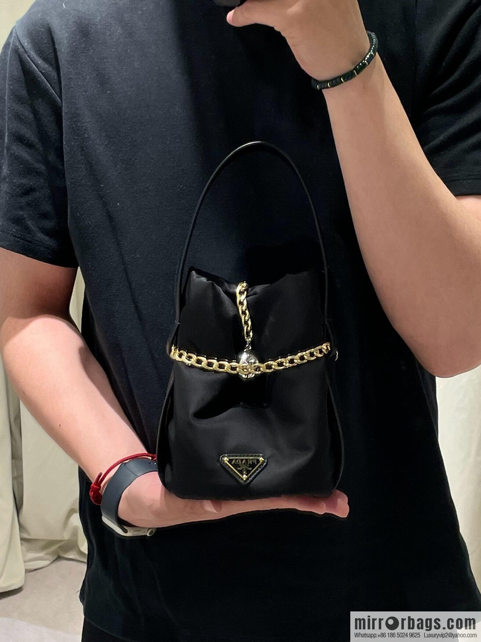 PRADA 🎉 new catwalk model 🎉 1BE088 rich small bucket 🎉🎉 black