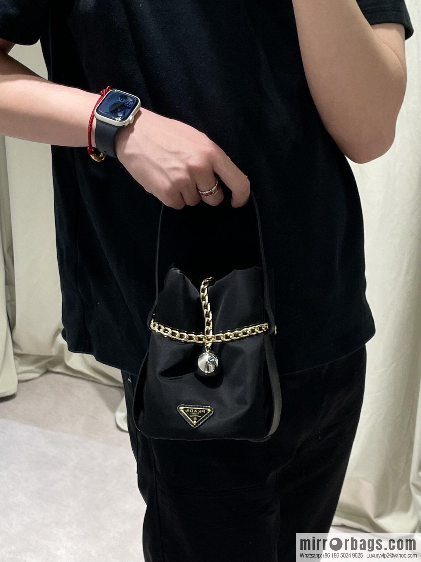 PRADA 🎉 new catwalk model 🎉 1BE088 rich small bucket 🎉🎉 black