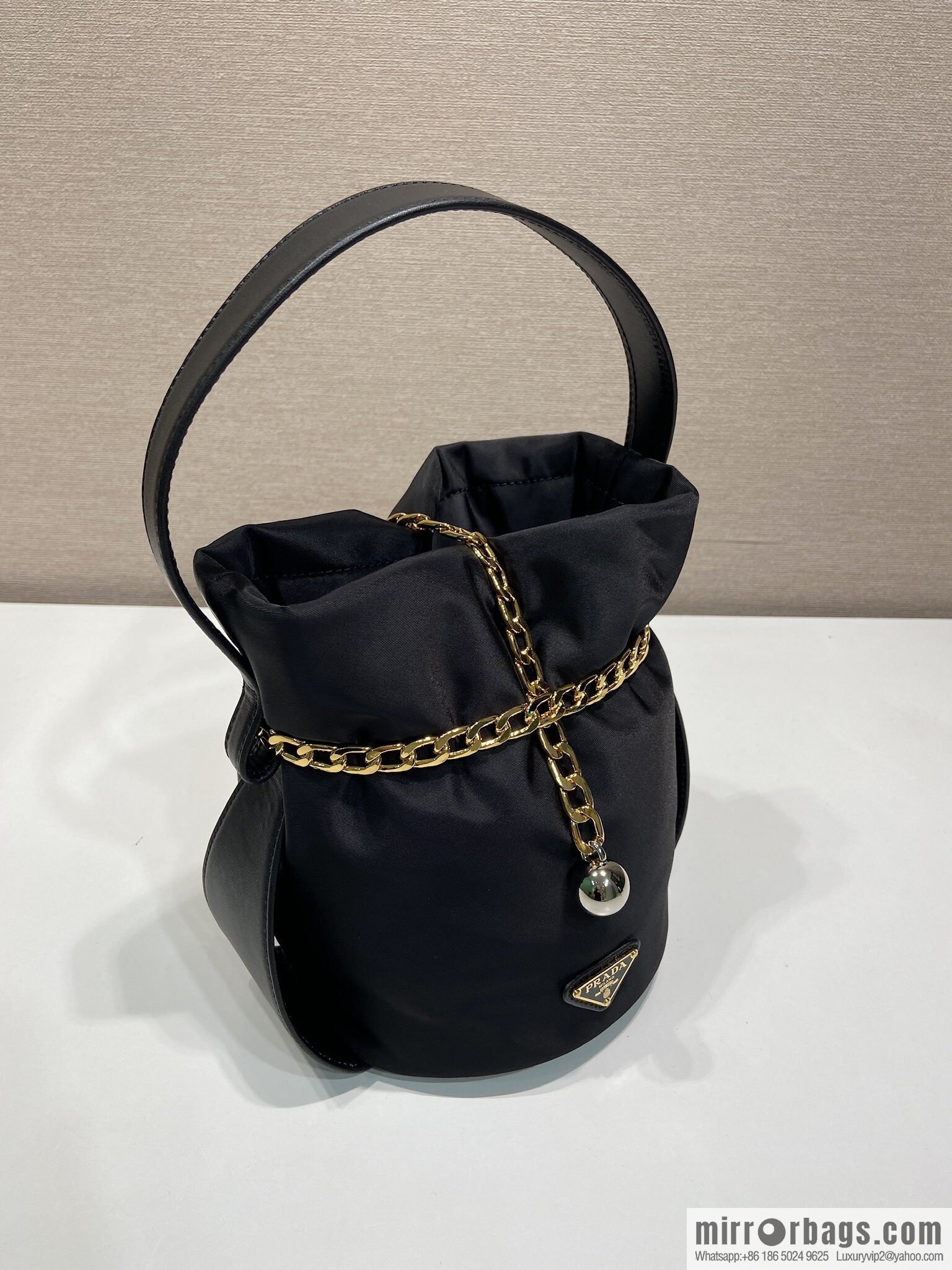 PRADA 🎉 new catwalk model 🎉 1BE088 rich small bucket 🎉🎉 black