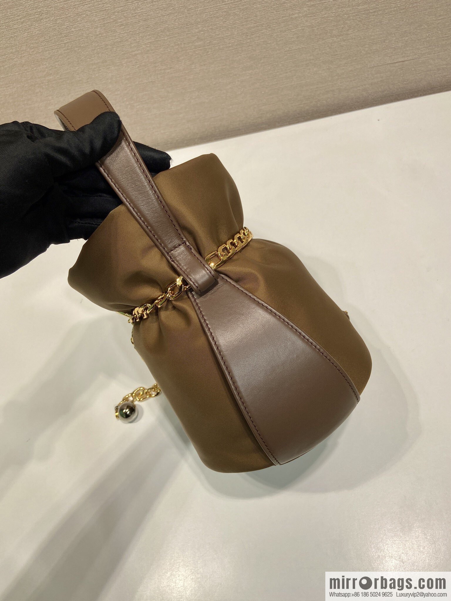 PRADA 🎉 new catwalk model 🎉 1BE088 rich small bucket 🎉🎉 coffee color