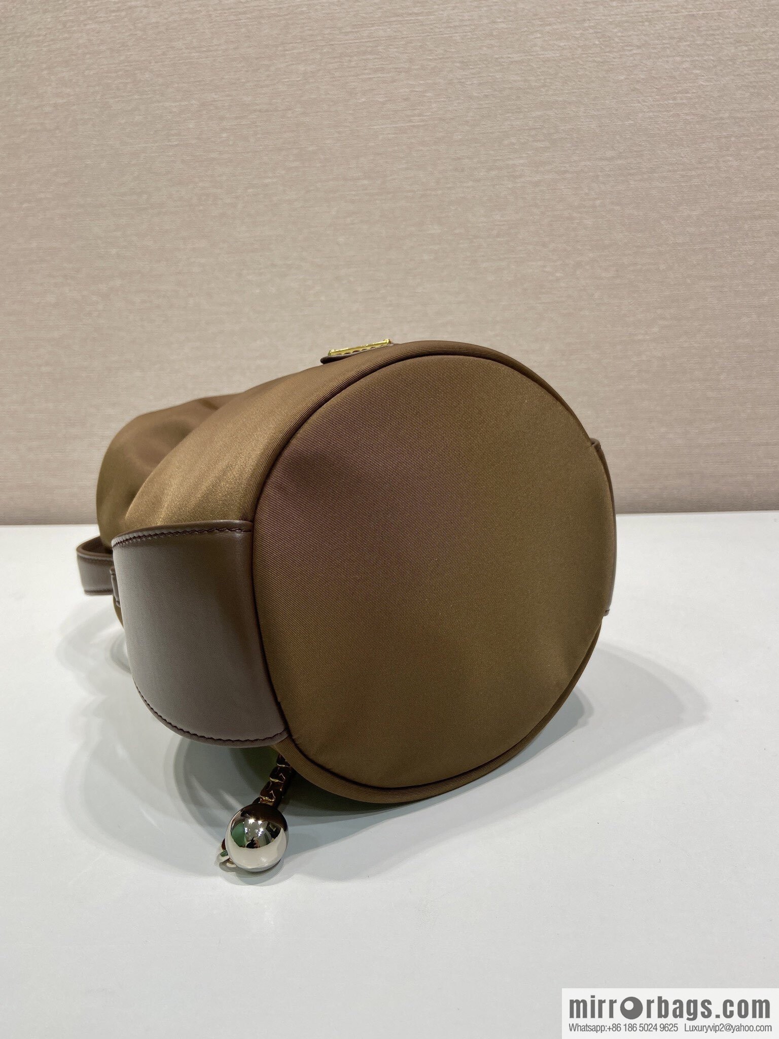 PRADA 🎉 new catwalk model 🎉 1BE088 rich small bucket 🎉🎉 coffee color