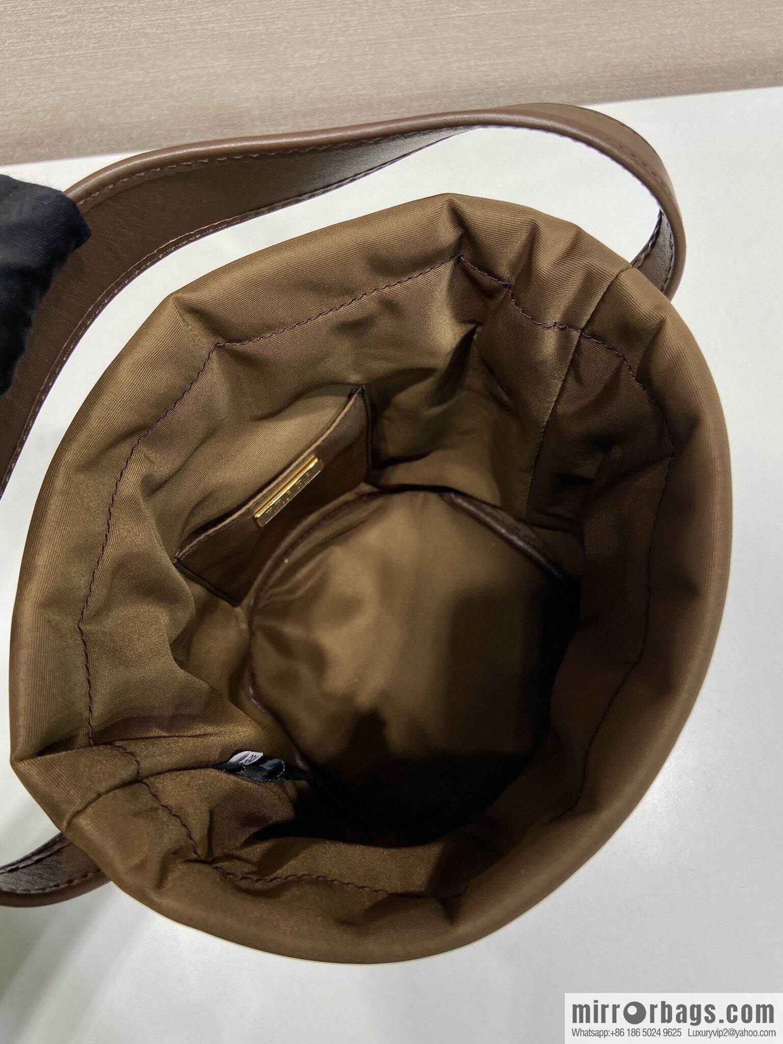 PRADA 🎉 new catwalk model 🎉 1BE088 rich small bucket 🎉🎉 coffee color
