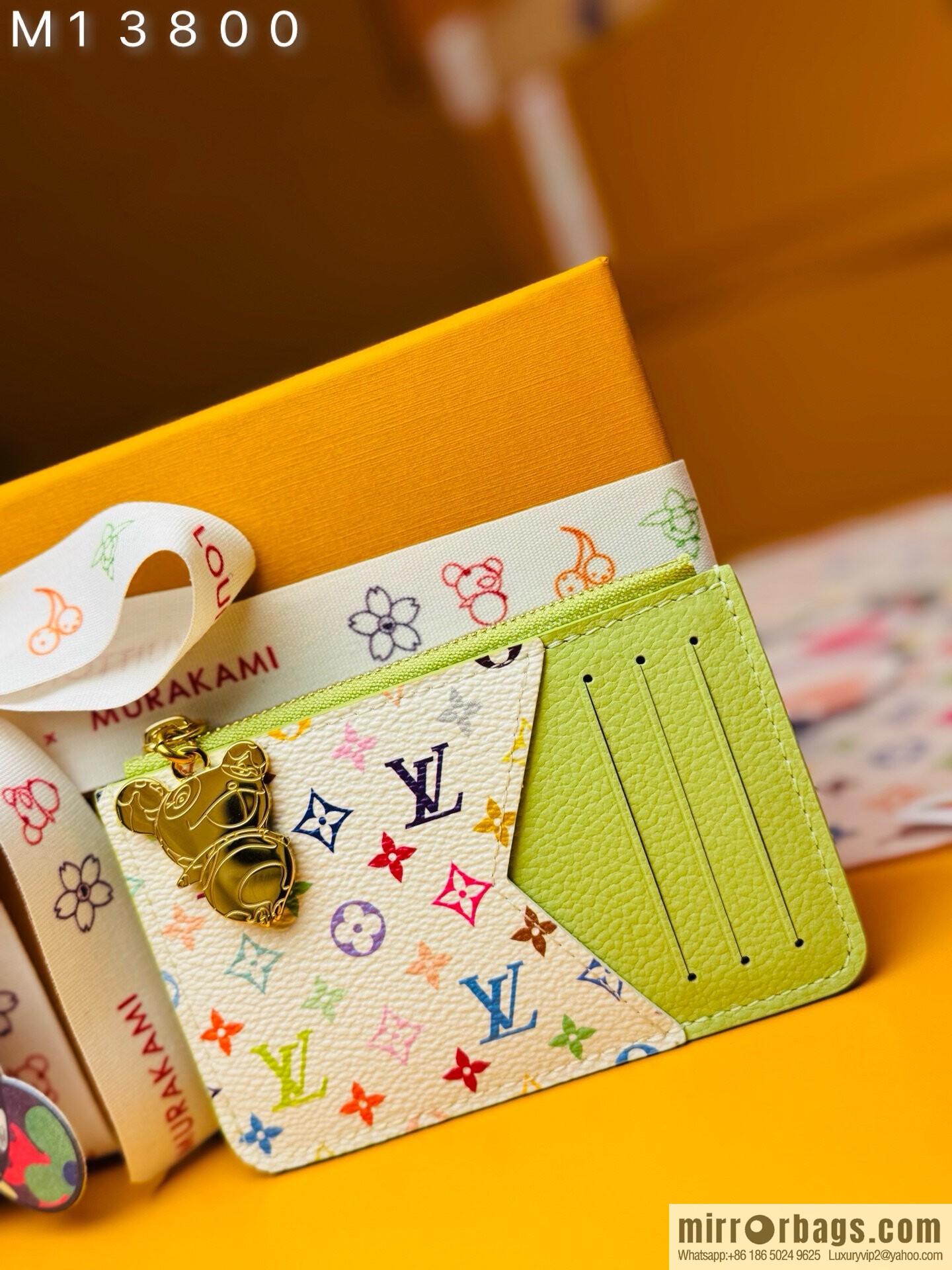 LV M13800 LV x TM ROMY Clip