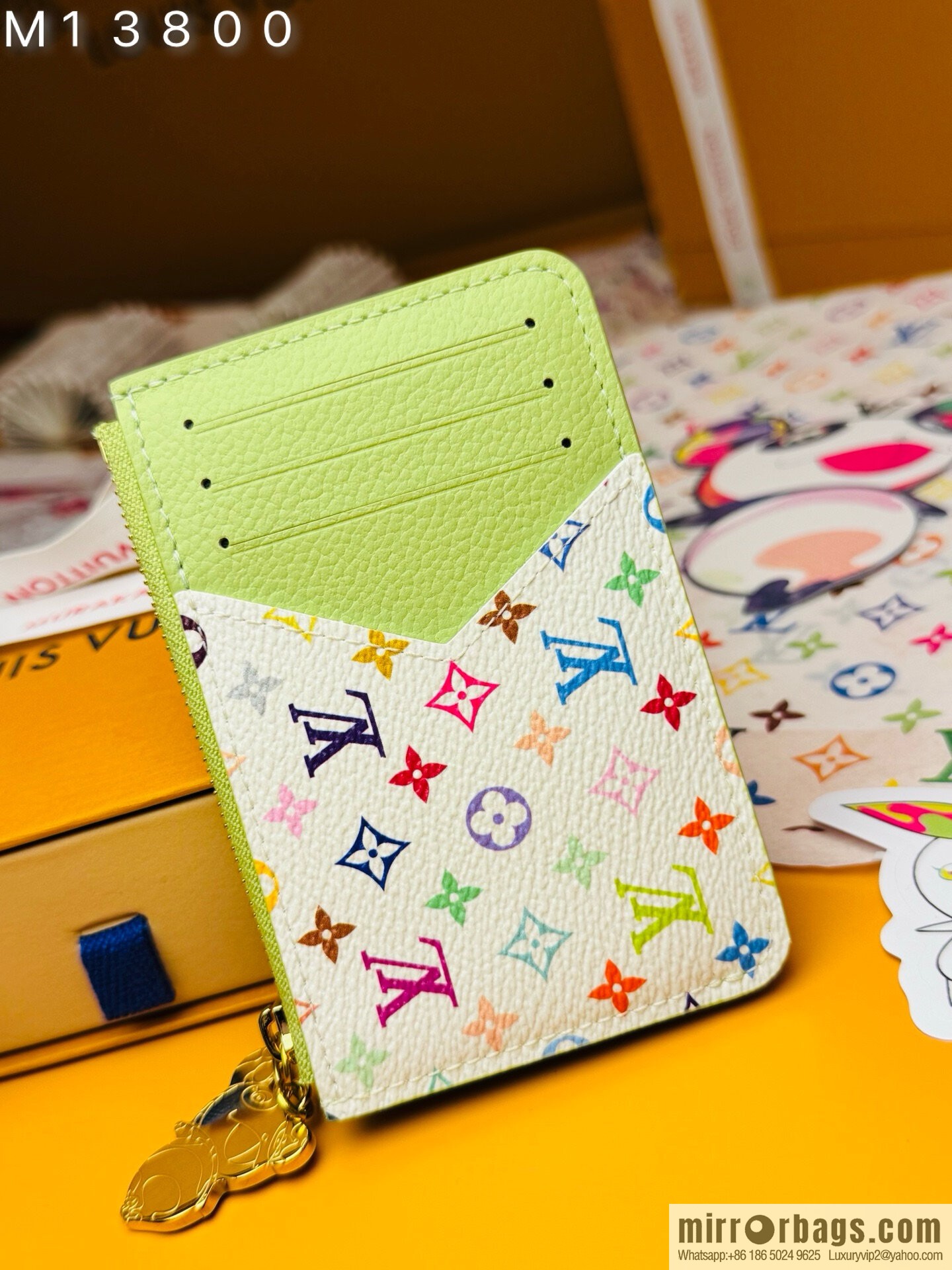 LV M13800 LV x TM ROMY Clip