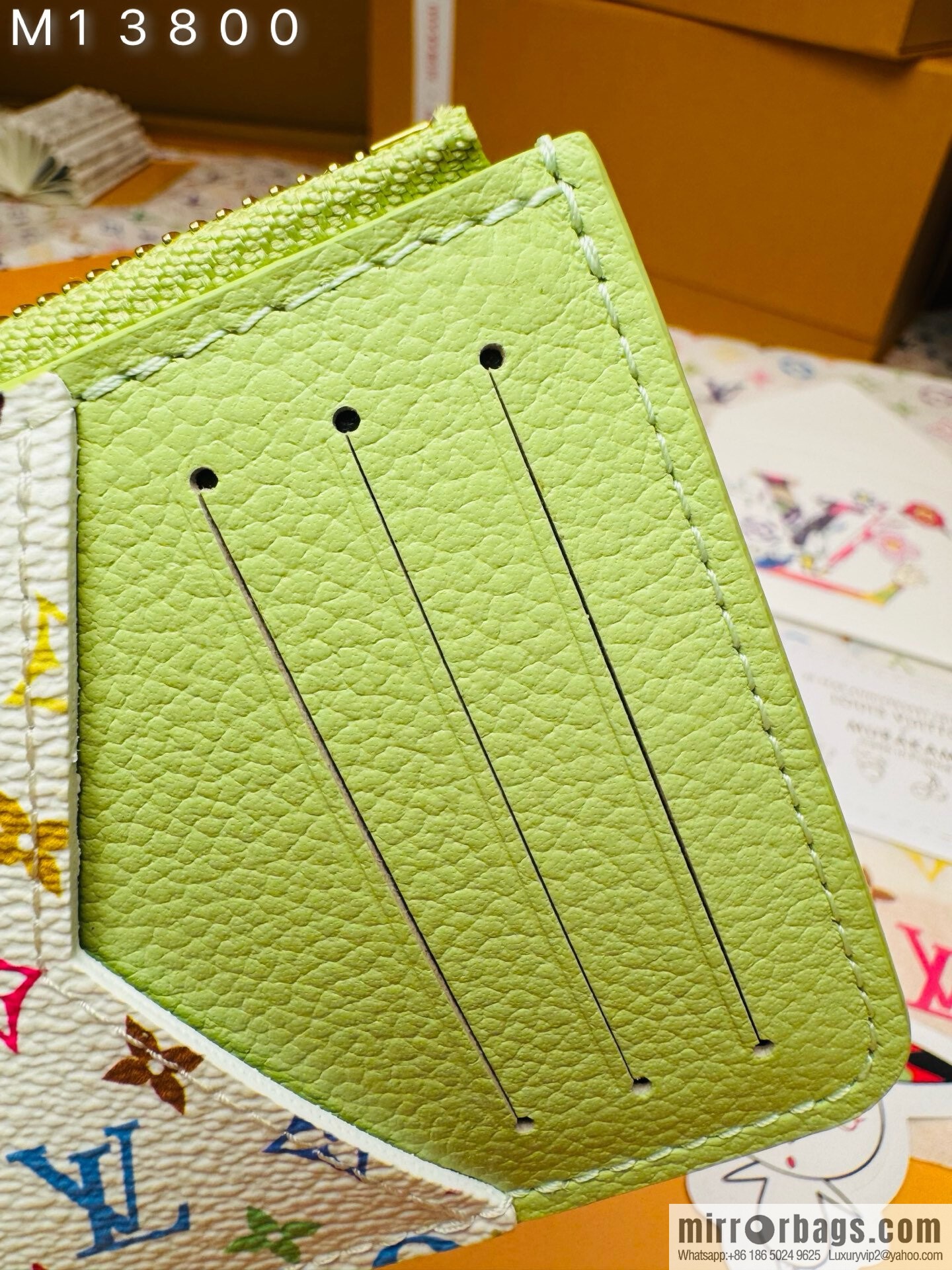 LV M13800 LV x TM ROMY Clip