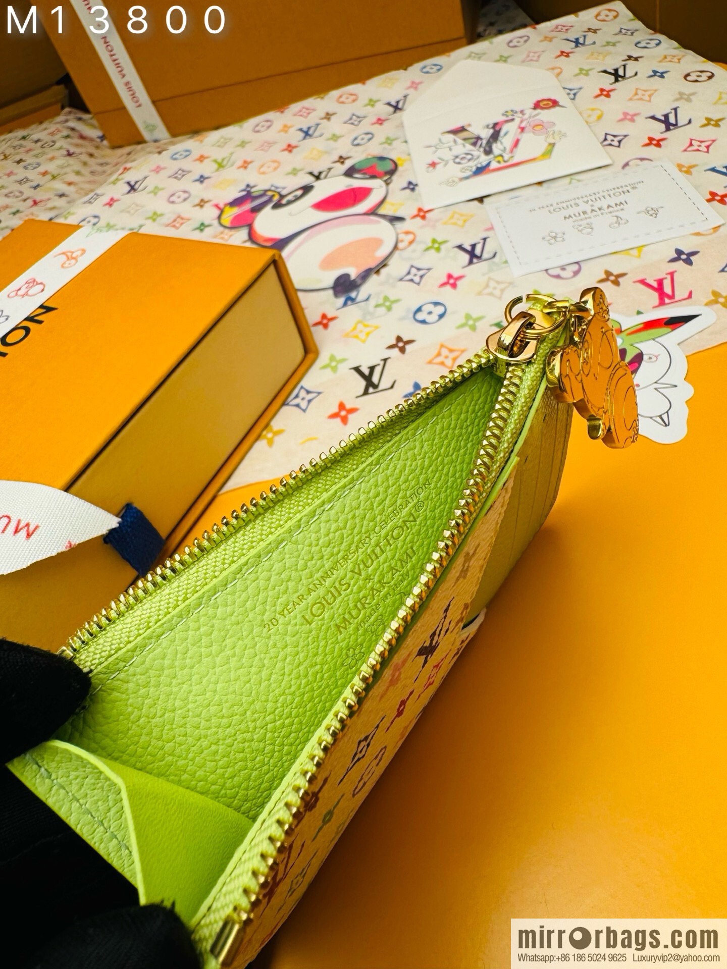 LV M13800 LV x TM ROMY Clip