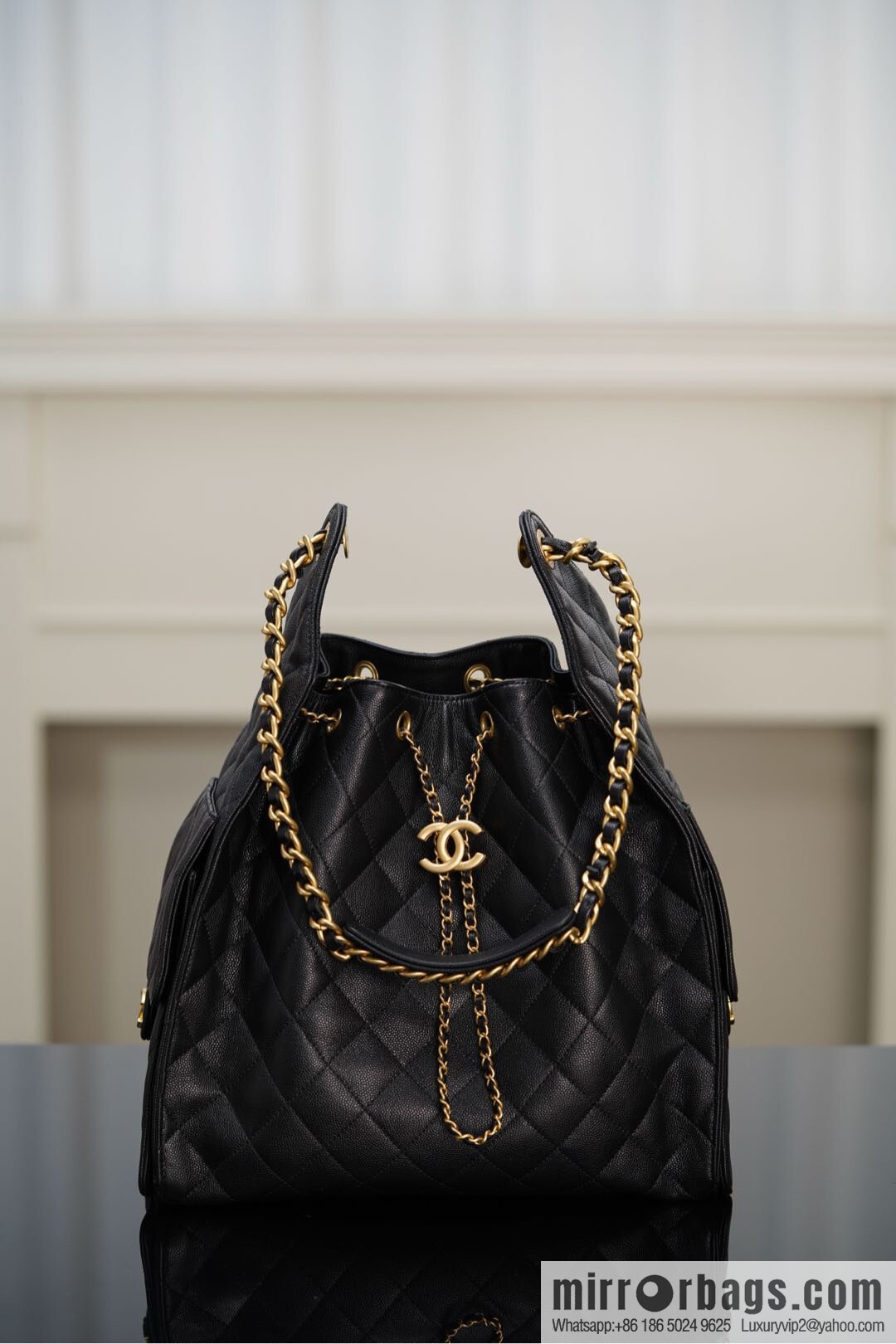𝐂𝐡𝐚𝐧𝐞𝐥 𝟐𝟓𝐬 𝐡𝐨𝐛𝐨 𝐛𝐚𝐠 Drawstring Bucket Bag, Black Gold Caviar, Large ✔️ AS5311