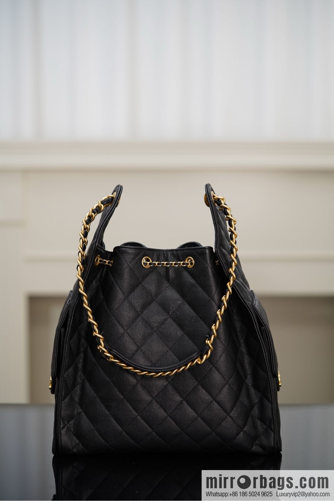 𝐂𝐡𝐚𝐧𝐞𝐥 𝟐𝟓𝐬 𝐡𝐨𝐛𝐨 𝐛𝐚𝐠 Drawstring Bucket Bag, Black Gold Caviar, Large ✔️ AS5311