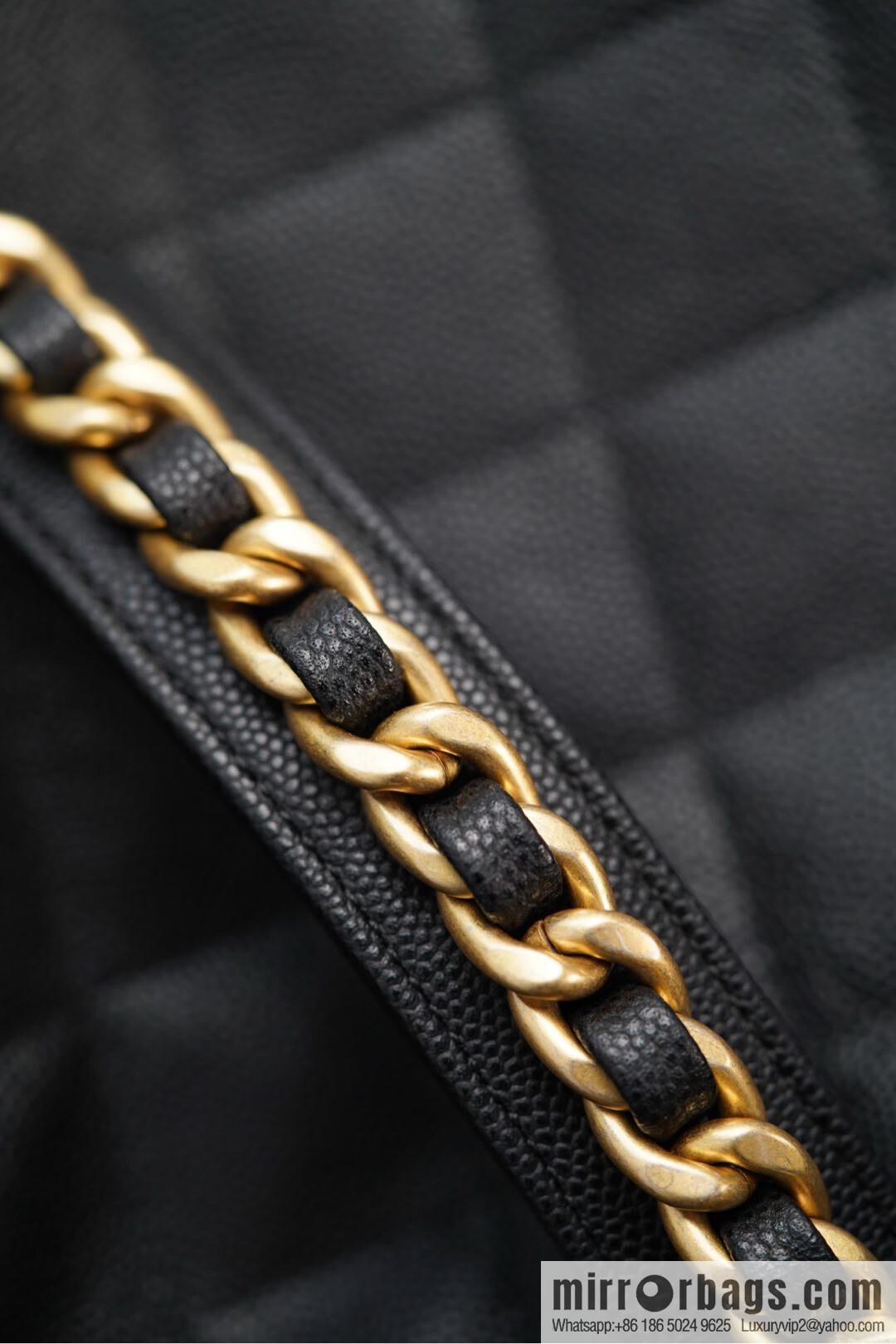 𝐂𝐡𝐚𝐧𝐞𝐥 𝟐𝟓𝐬 𝐡𝐨𝐛𝐨 𝐛𝐚𝐠 Drawstring Bucket Bag, Black Gold Caviar, Large ✔️ AS5311