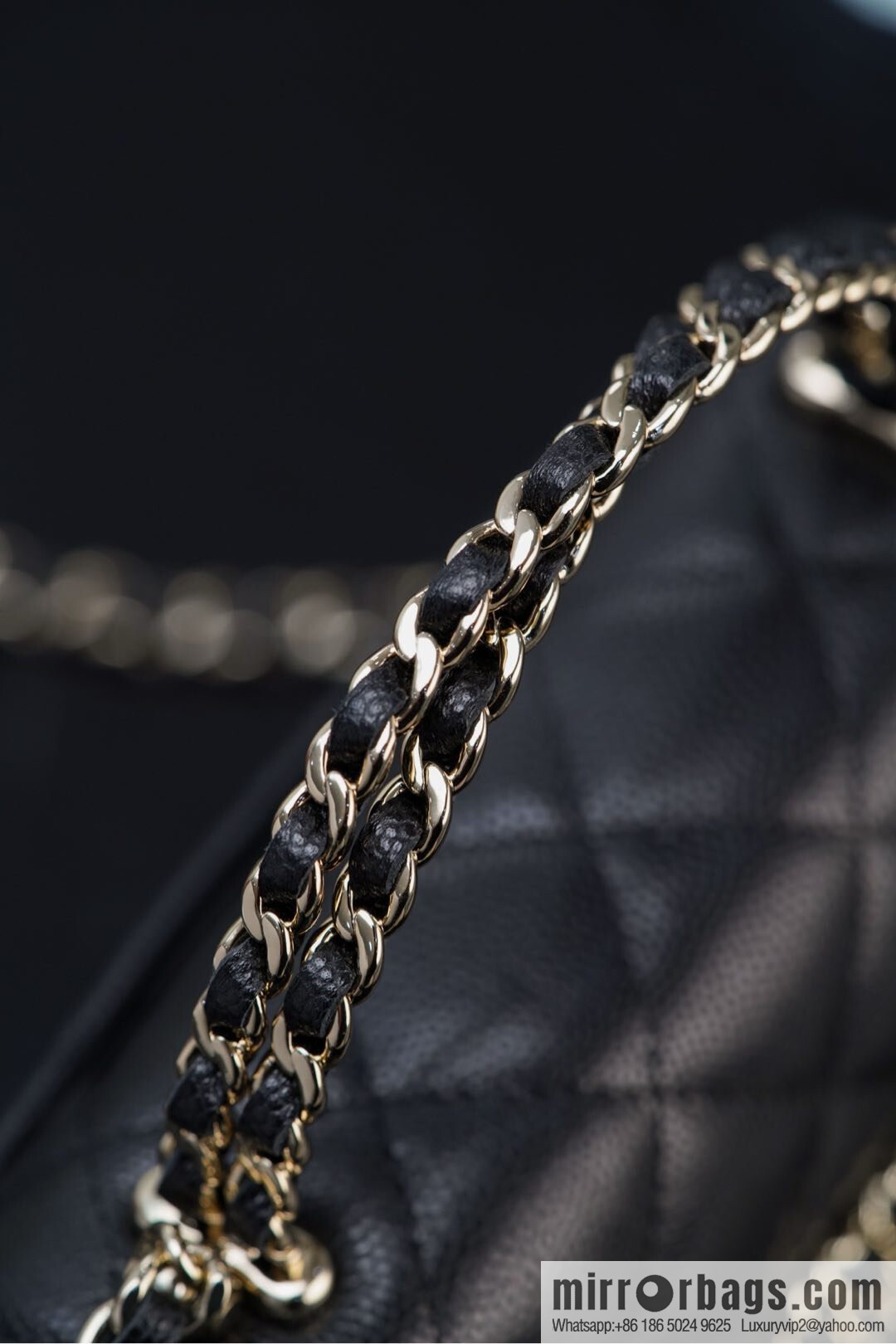 ππ‘ππ§ππ₯ 25s Cross Handle Black Gold Litchi π Vertical AP3237