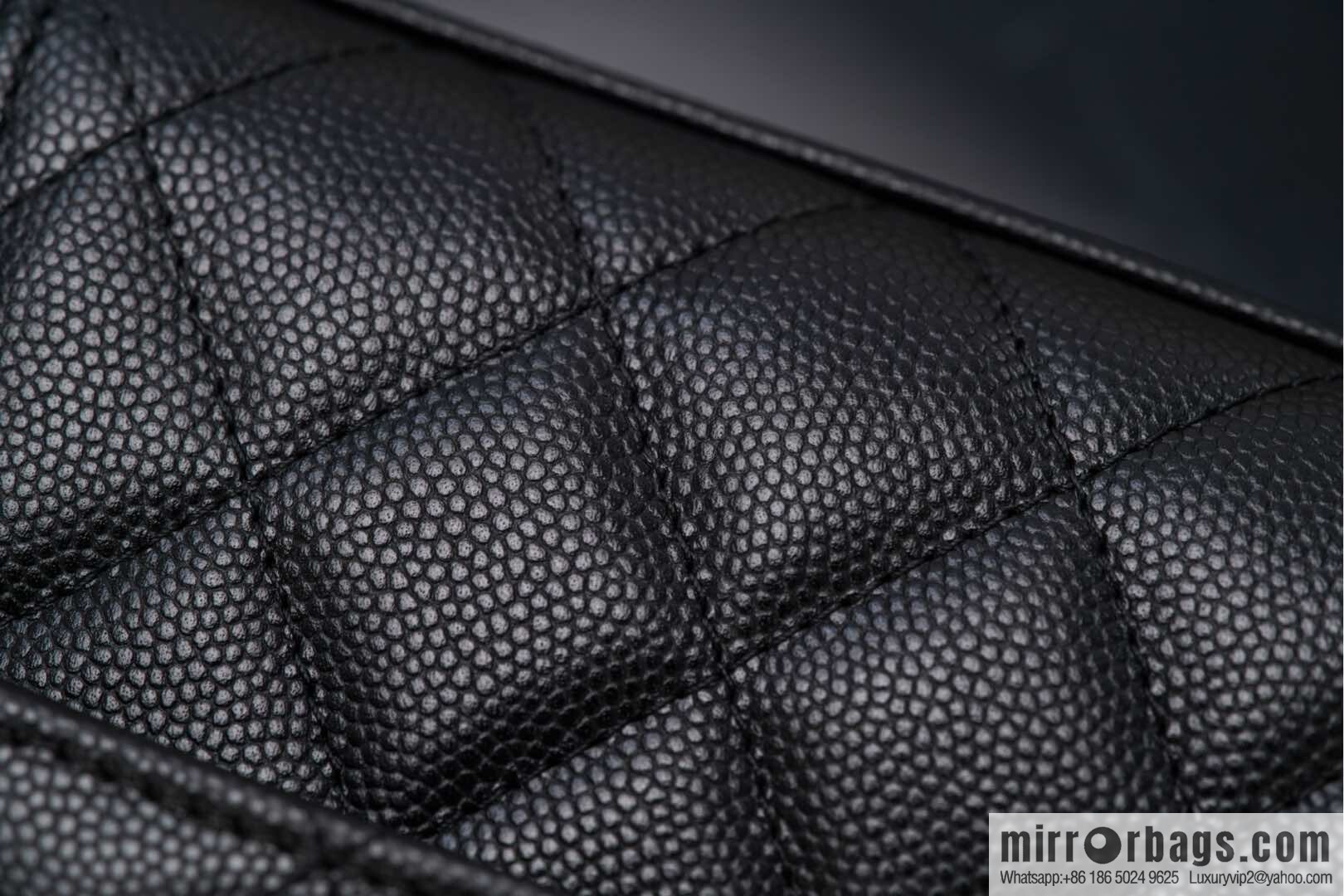 ππ‘ππ§ππ₯ 25s Cross Handle Black Gold Litchi π Vertical AP3237