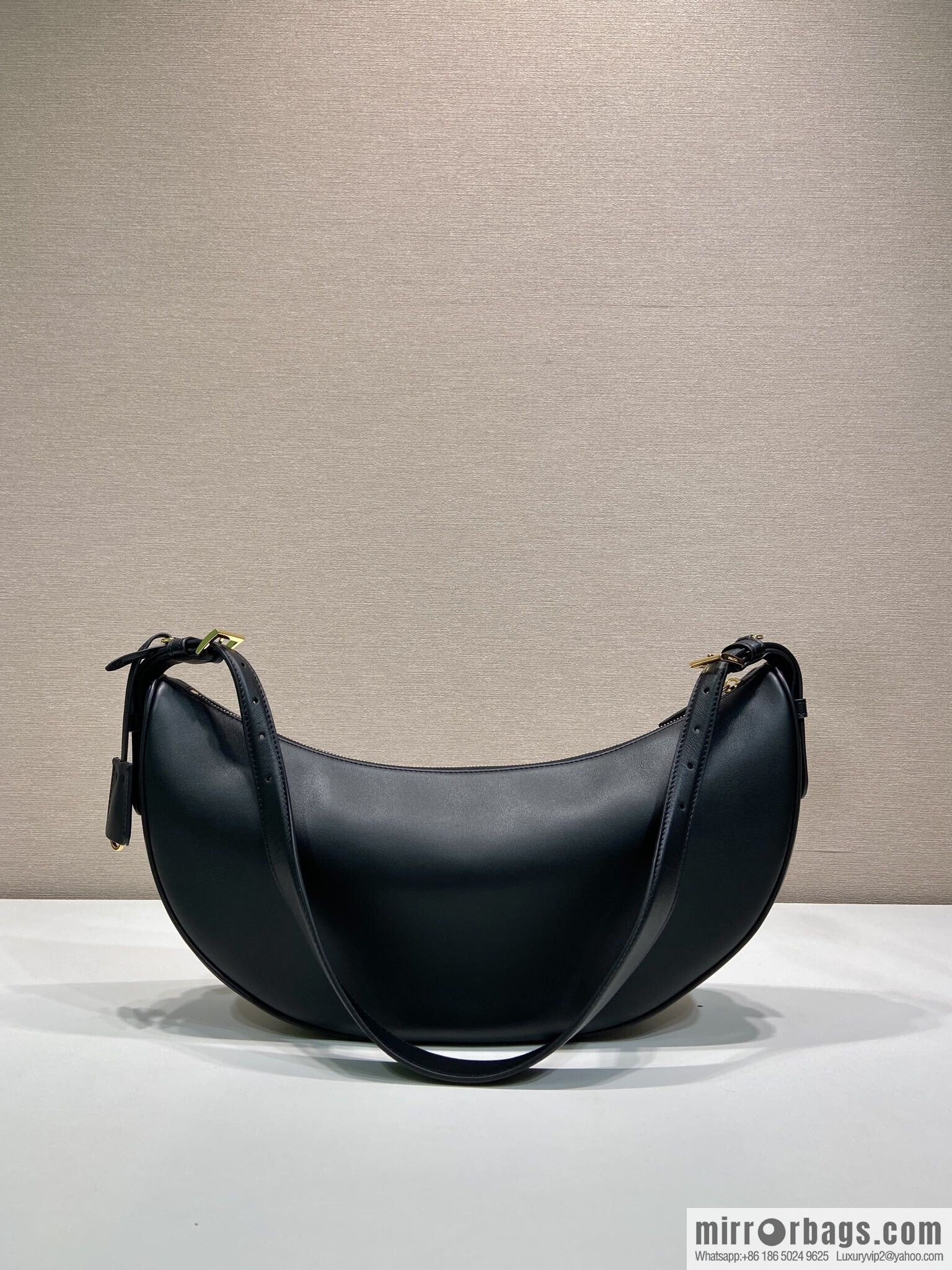 PRADA 🎉 New 🎉 1BC255 Underarm Bag 🎉🎉 Black