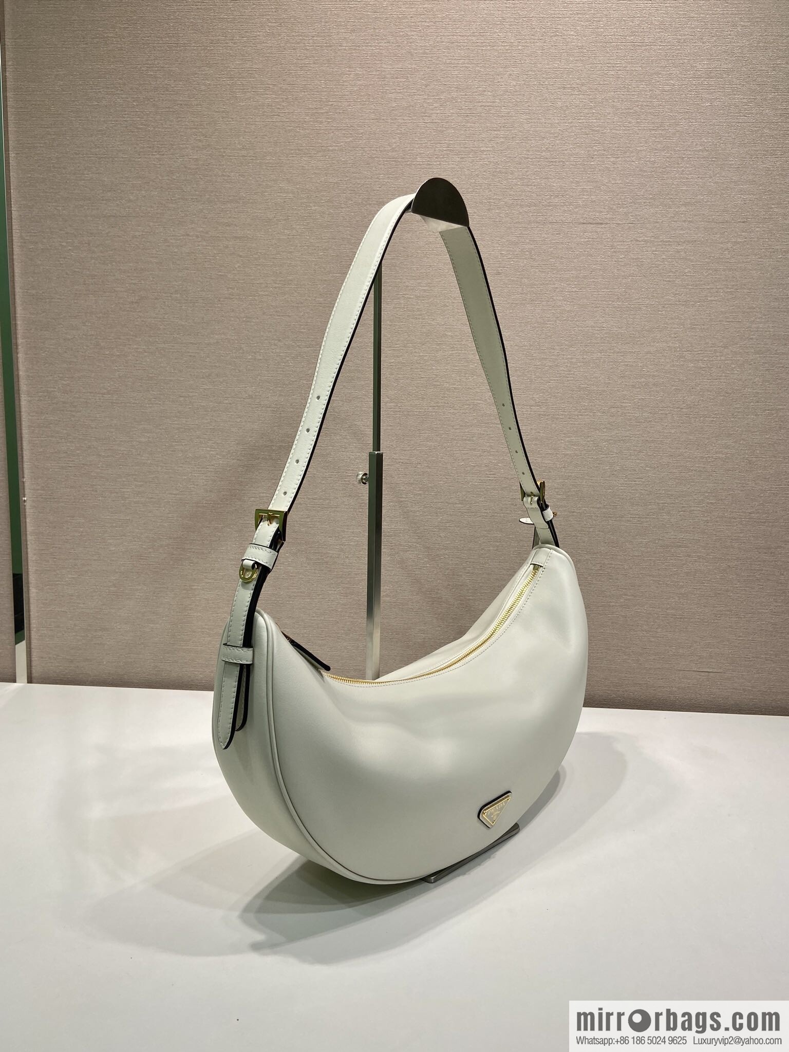 PRADA 🎉 new 🎉 1BC255 armpit bag 🎉🎉 white