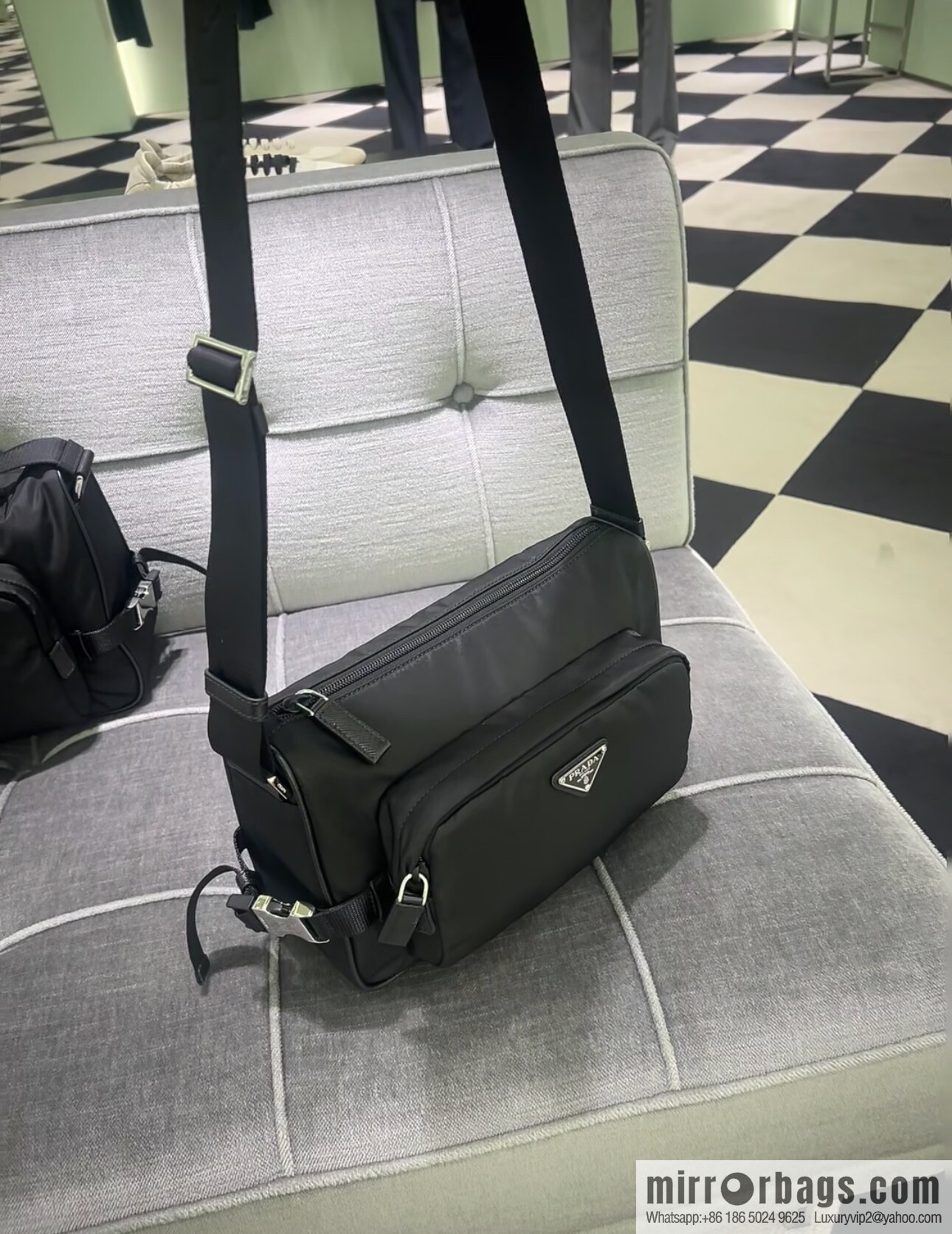 PRADA 🎉 new mailman bag 🎉🎉 2VH192 small🎉🎉