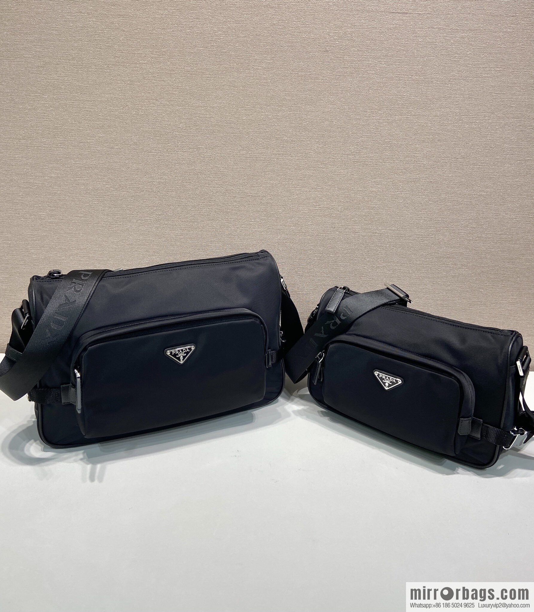 PRADA 🎉 new mailman bag 🎉🎉 2VH192 small🎉🎉