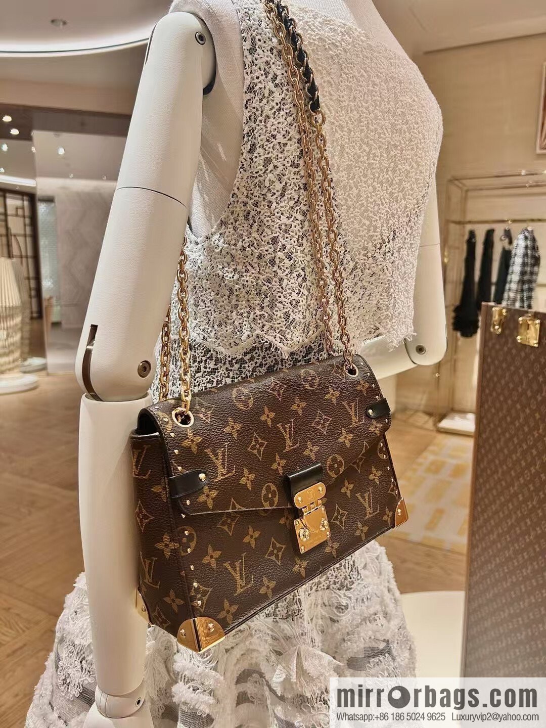 LV M14526 Trunkie