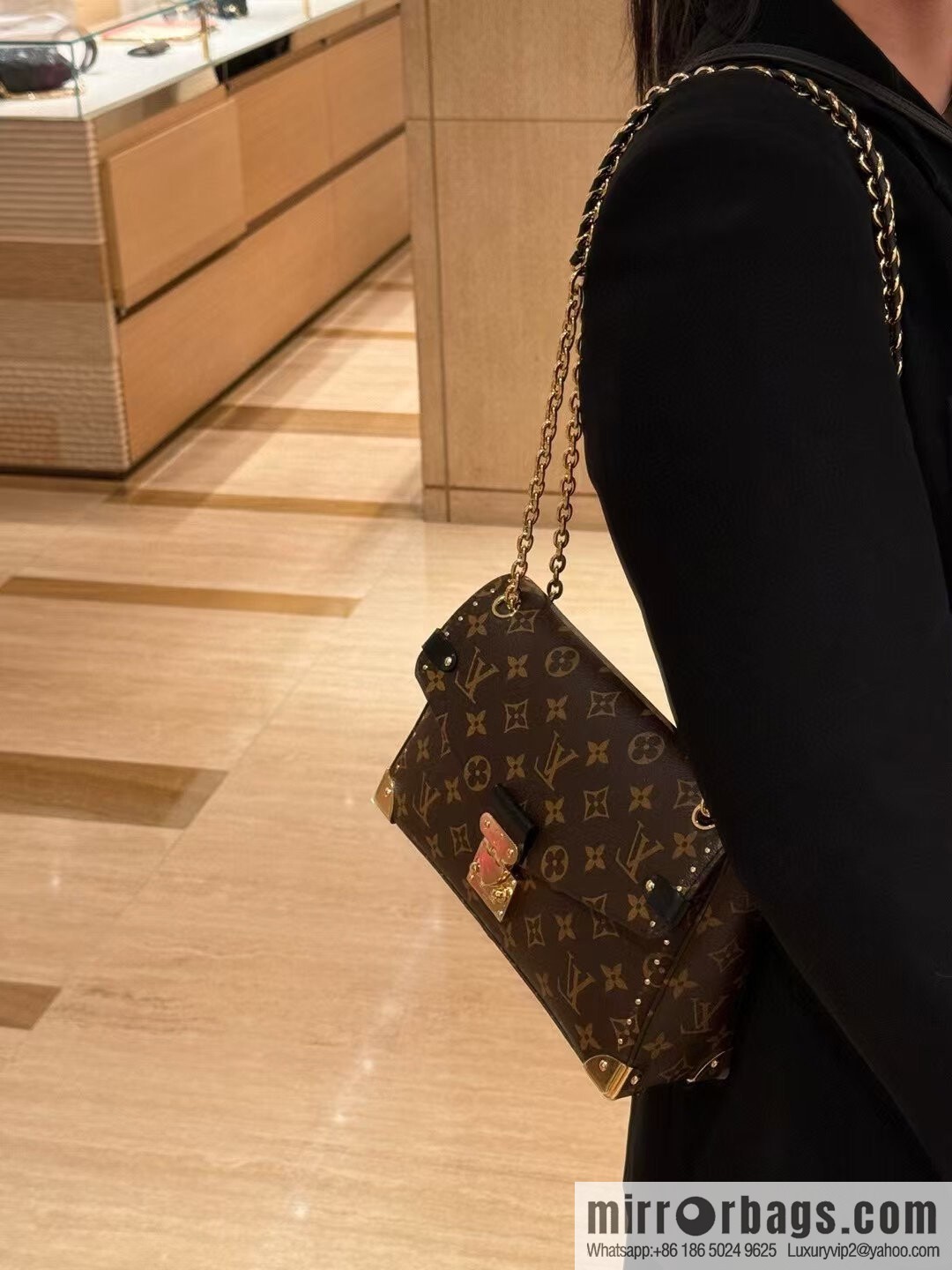 LV M14526 Trunkie