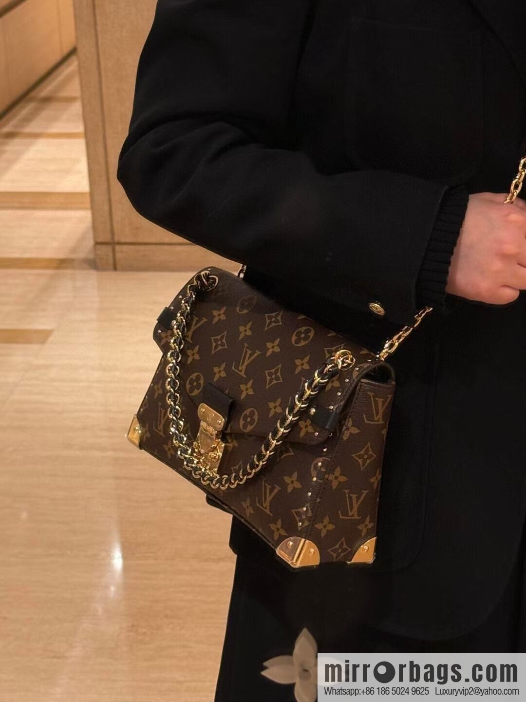 LV M14526 Trunkie