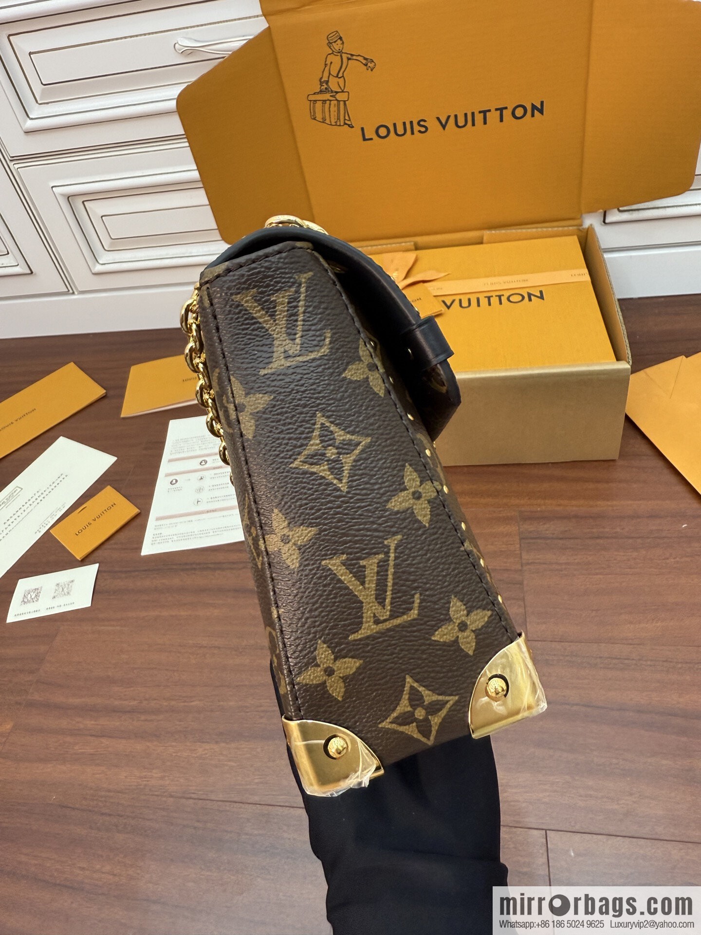 LV M14526 Trunkie