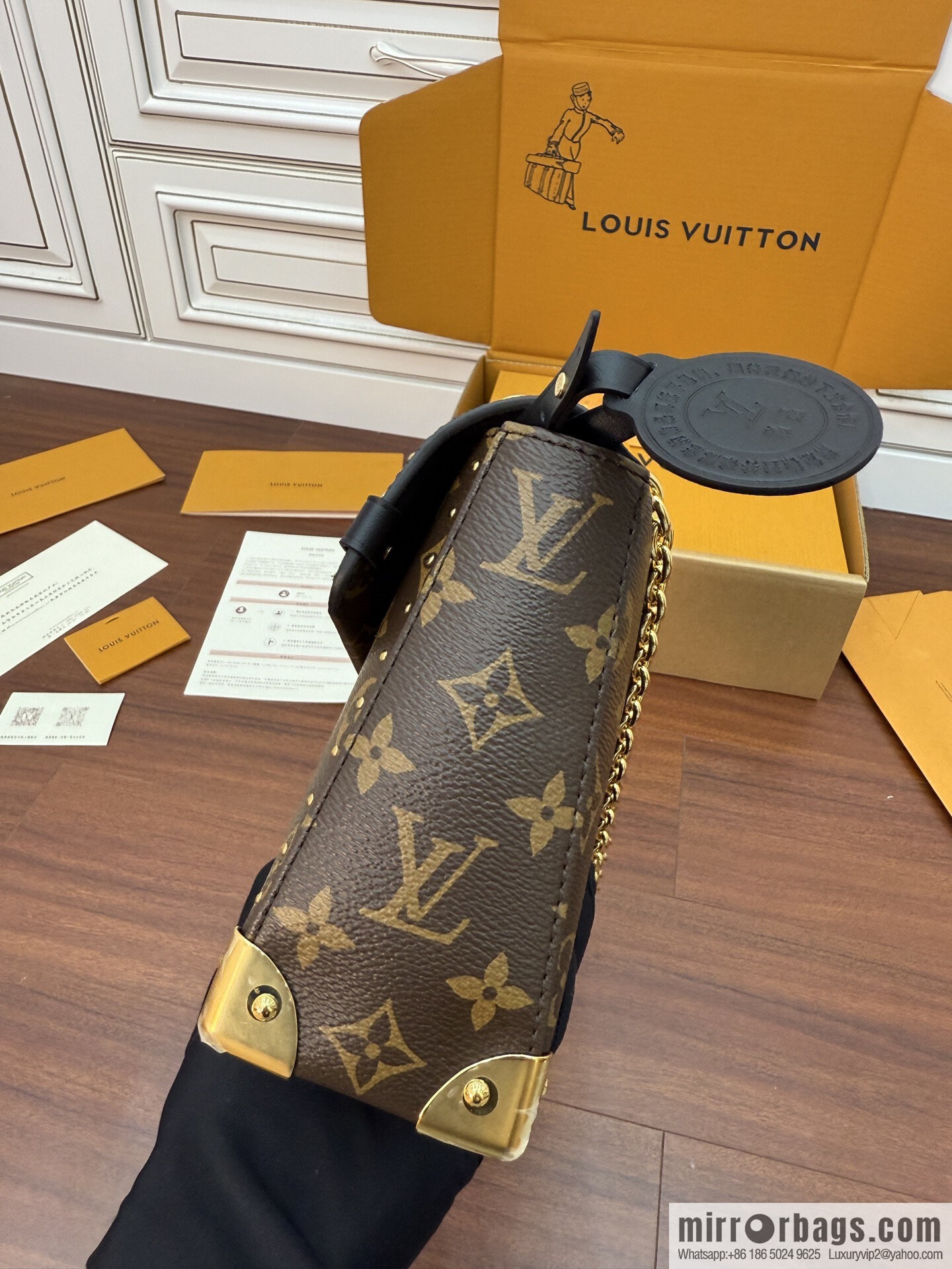 LV M14526 Trunkie