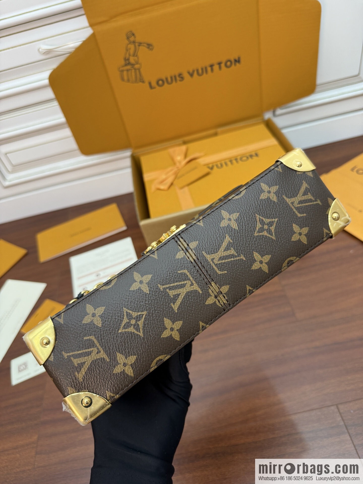 LV M14526 Trunkie