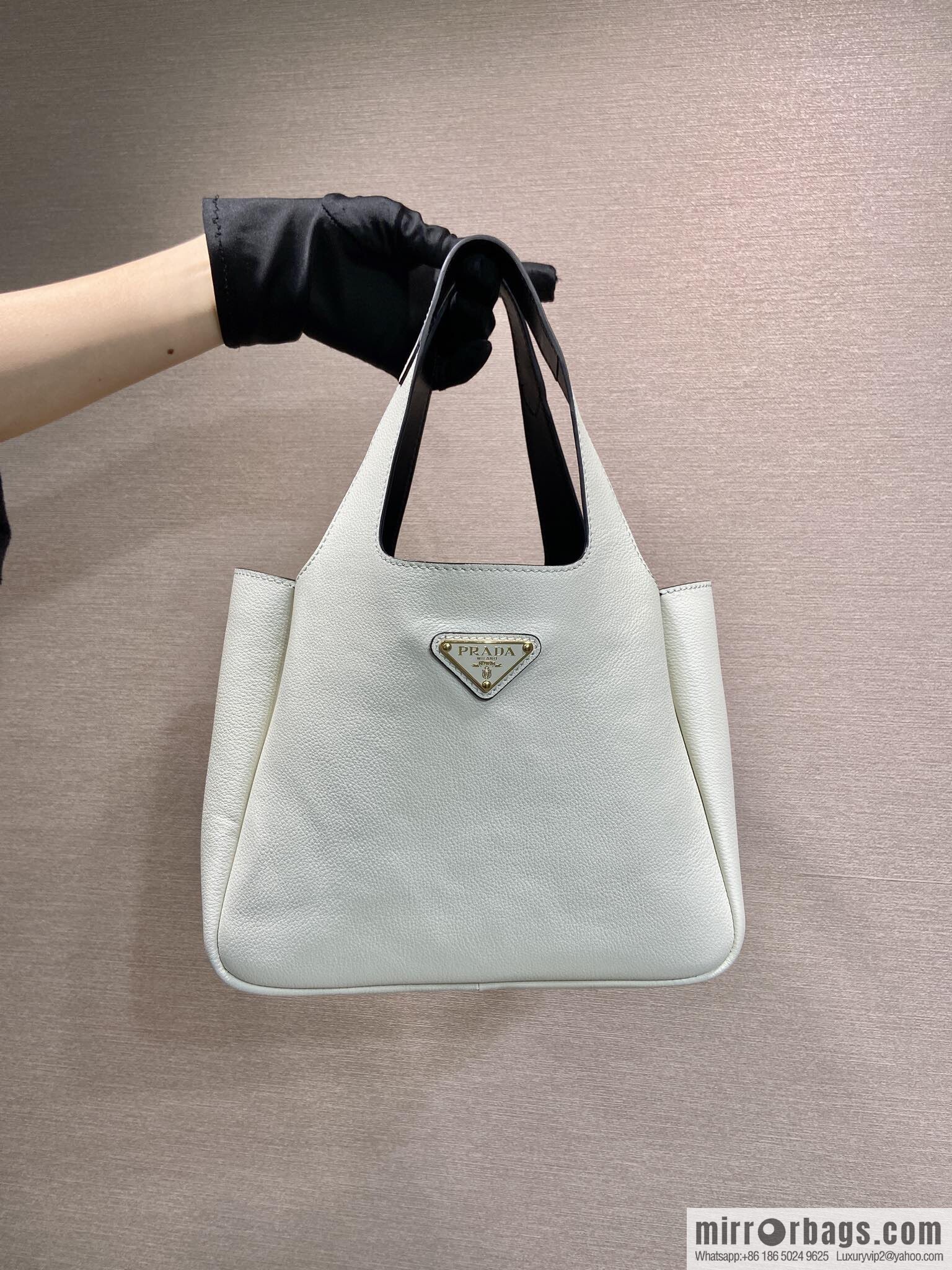 PRADA 🎉 new basket 🎉 1BG542 cowhide 🎉🎉 white