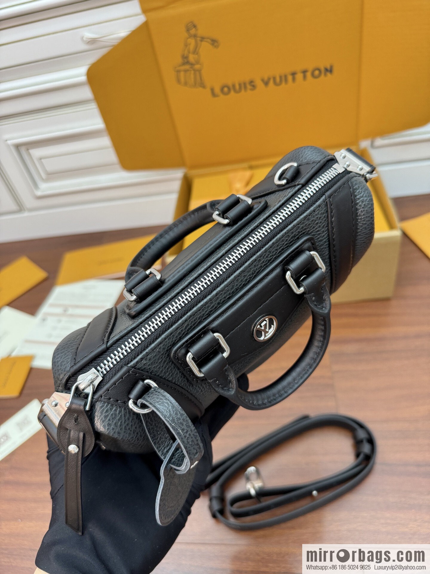 LV M14623 Nano LV Biker