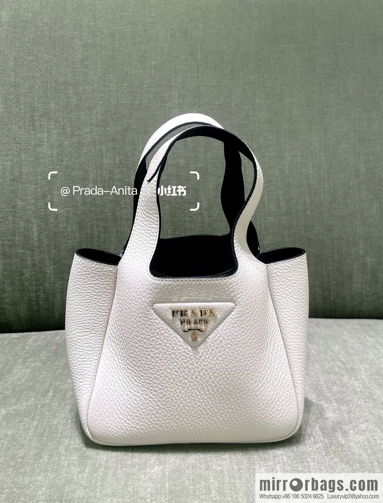 PRADA 🎉 mini basket 🎉 1BA349 🎉🎉 gold hardware 😘😘 white