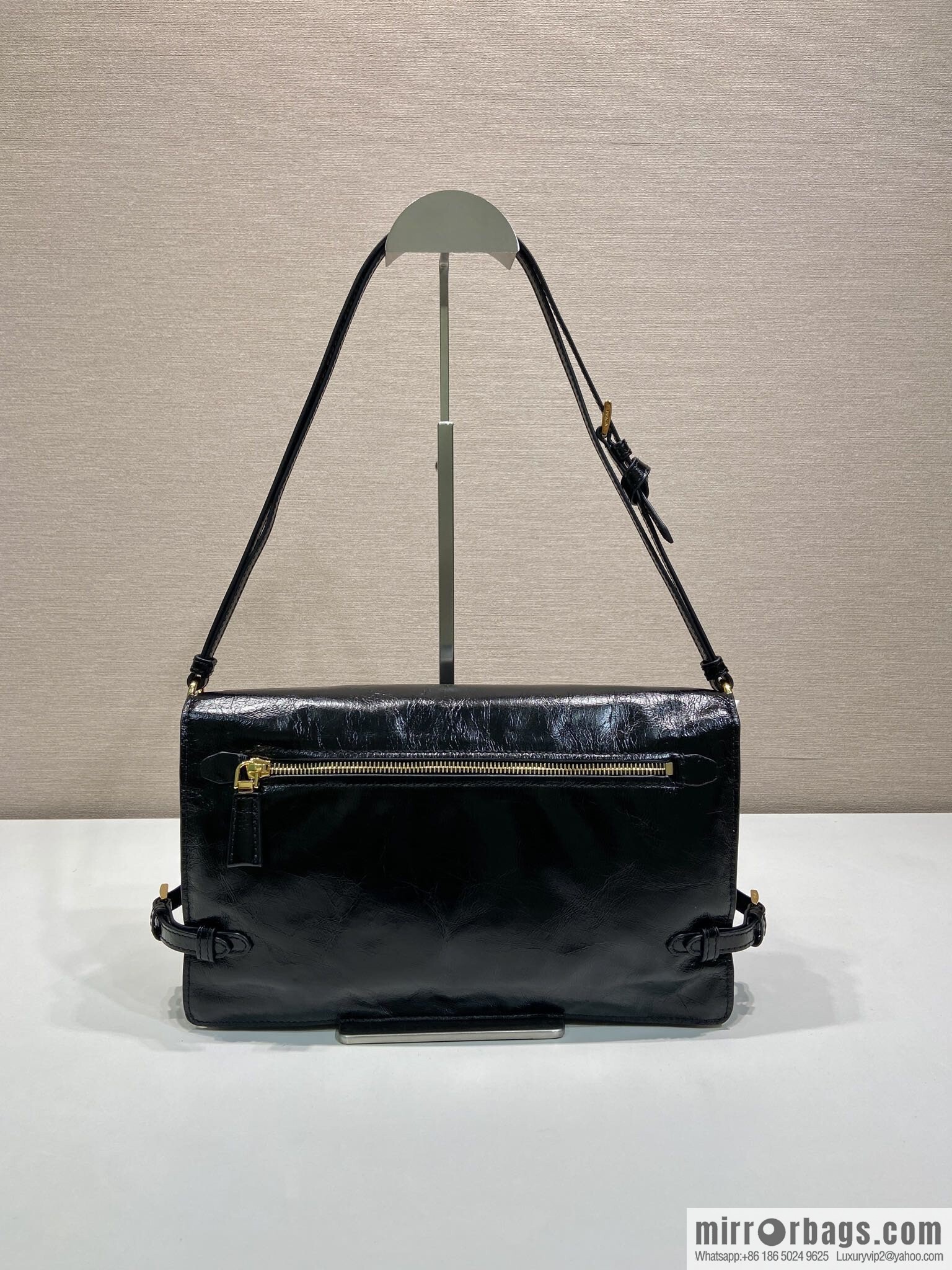 PRADA 🎉 new oil wax leather 🎉🎉 1BD385L🎉