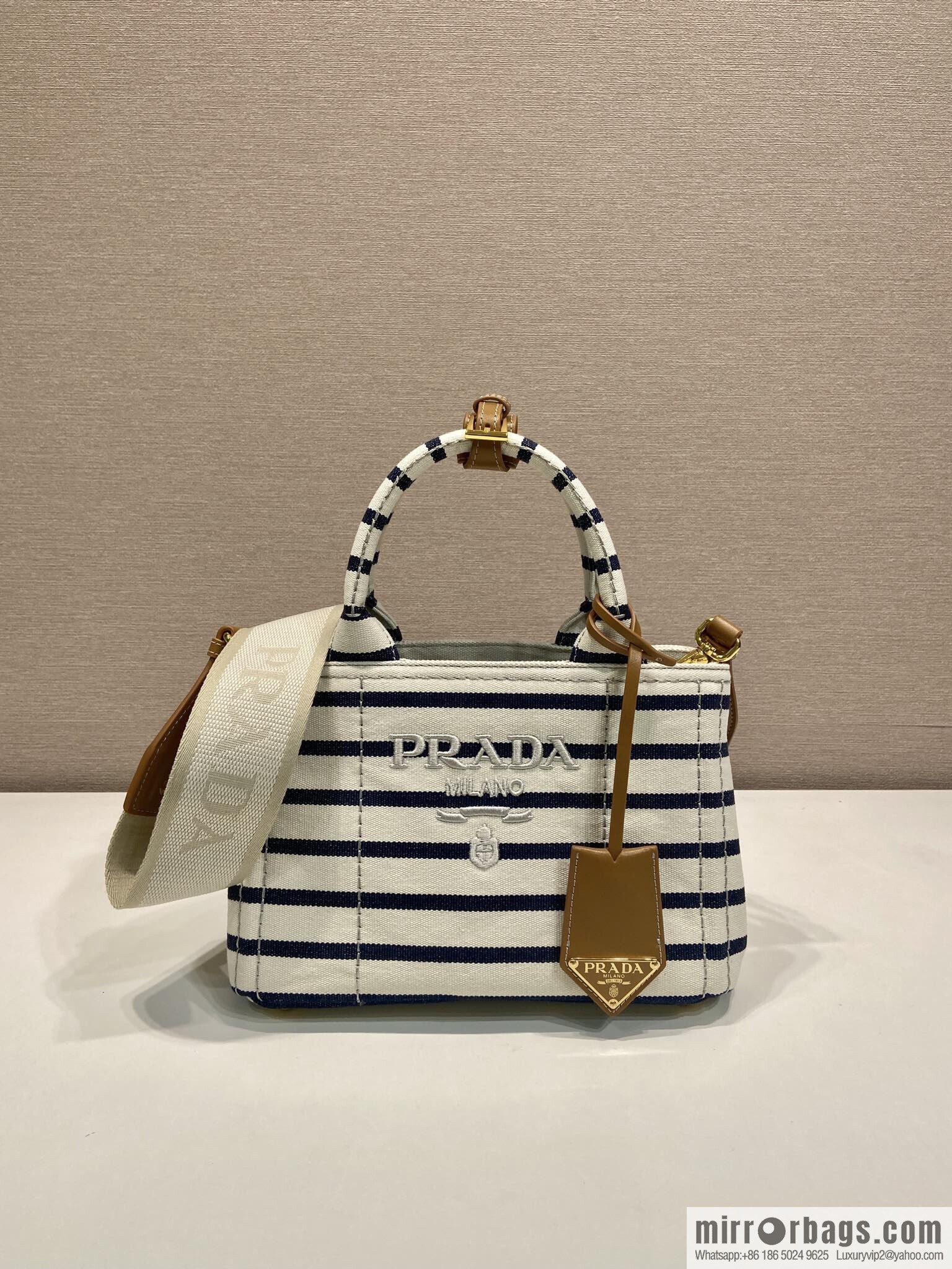 PRADA 🎉 new handbag 🎉 1BA038 🎉🎉 black stripe