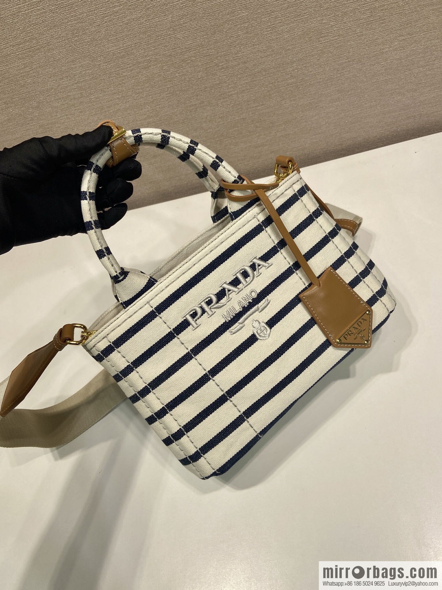 PRADA 🎉 new handbag 🎉 1BA038 🎉🎉 black stripe