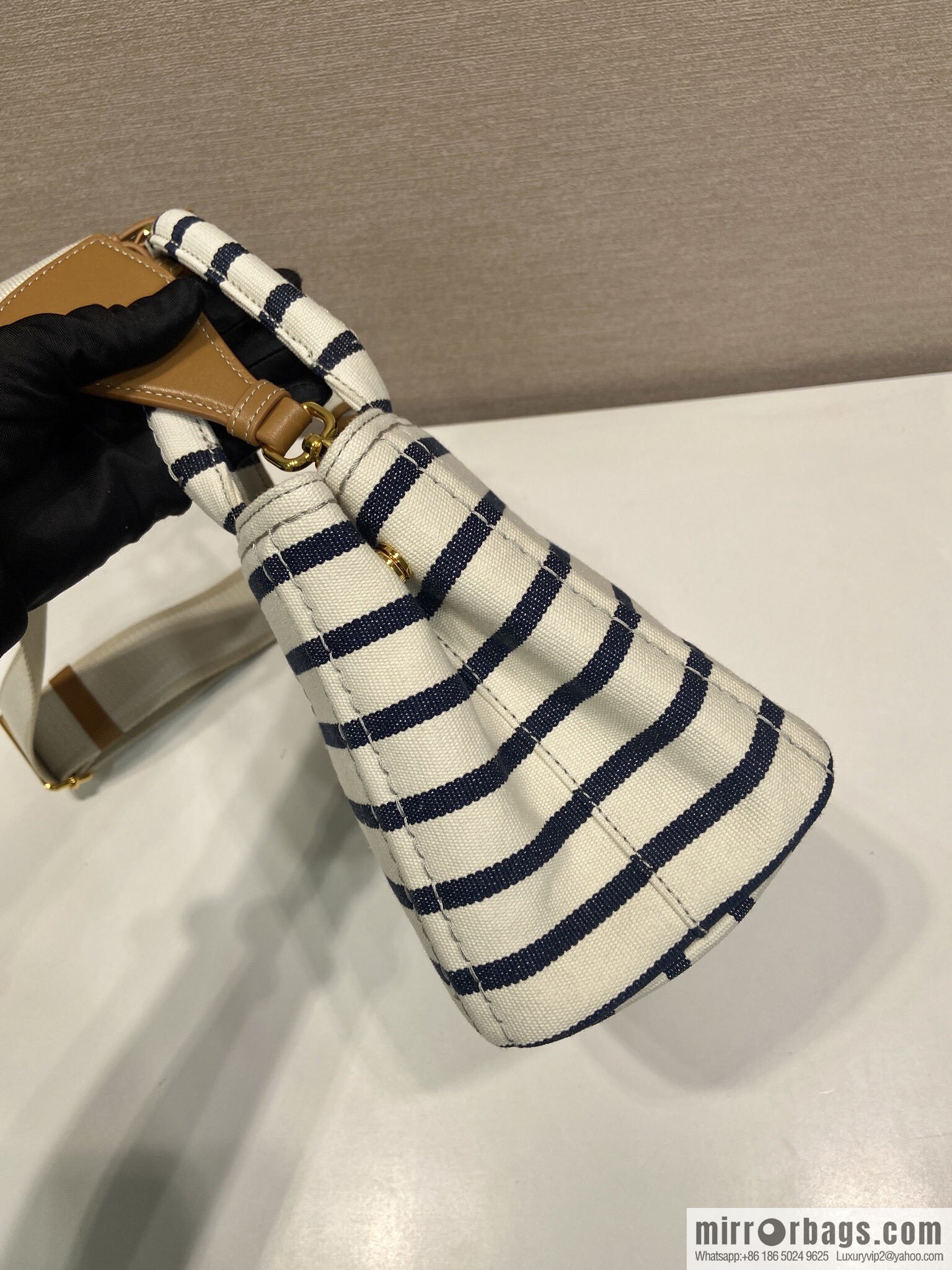 PRADA 🎉 new handbag 🎉 1BA038 🎉🎉 black stripe