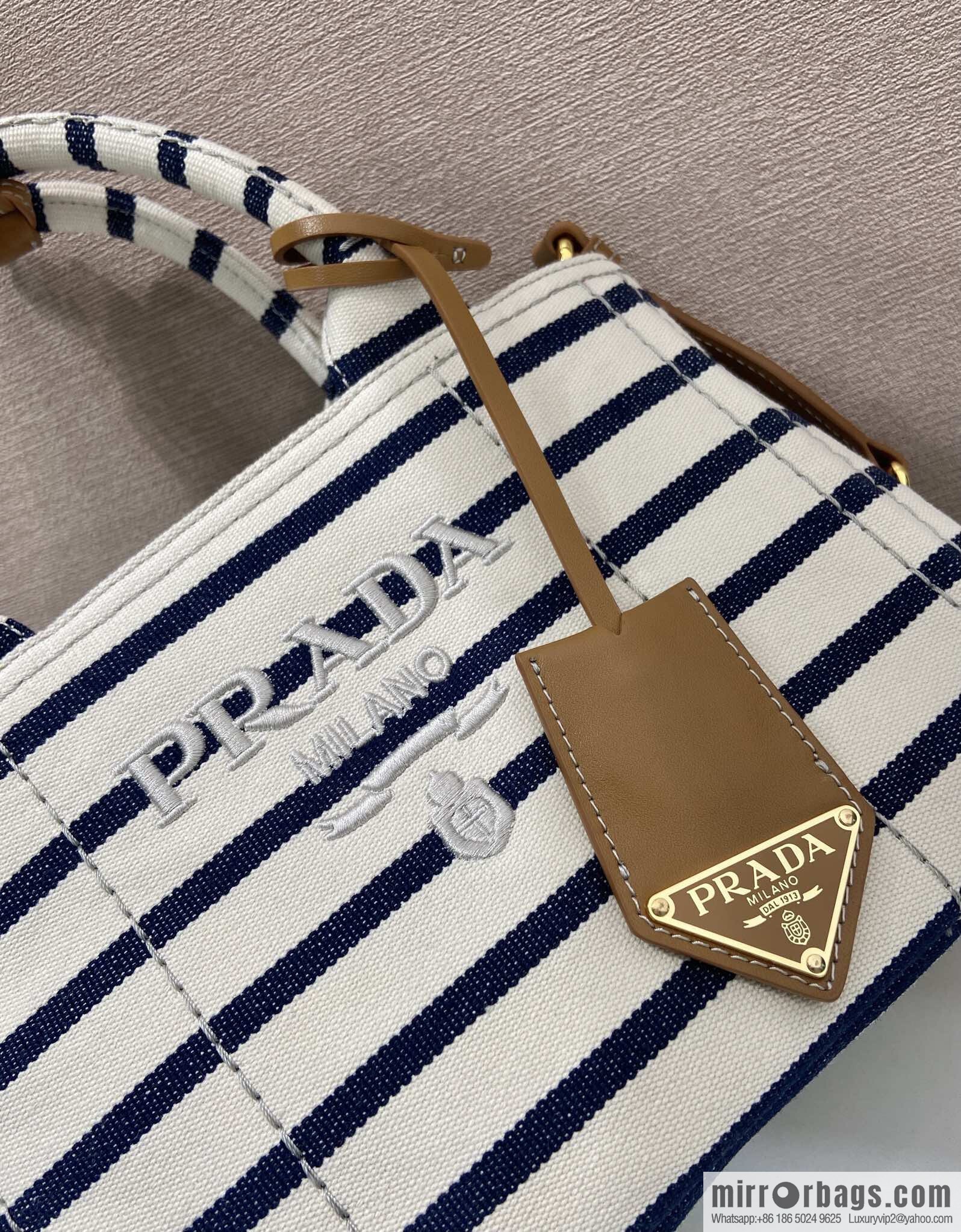 PRADA 🎉 new handbag 🎉 1BA038 🎉🎉 black stripe