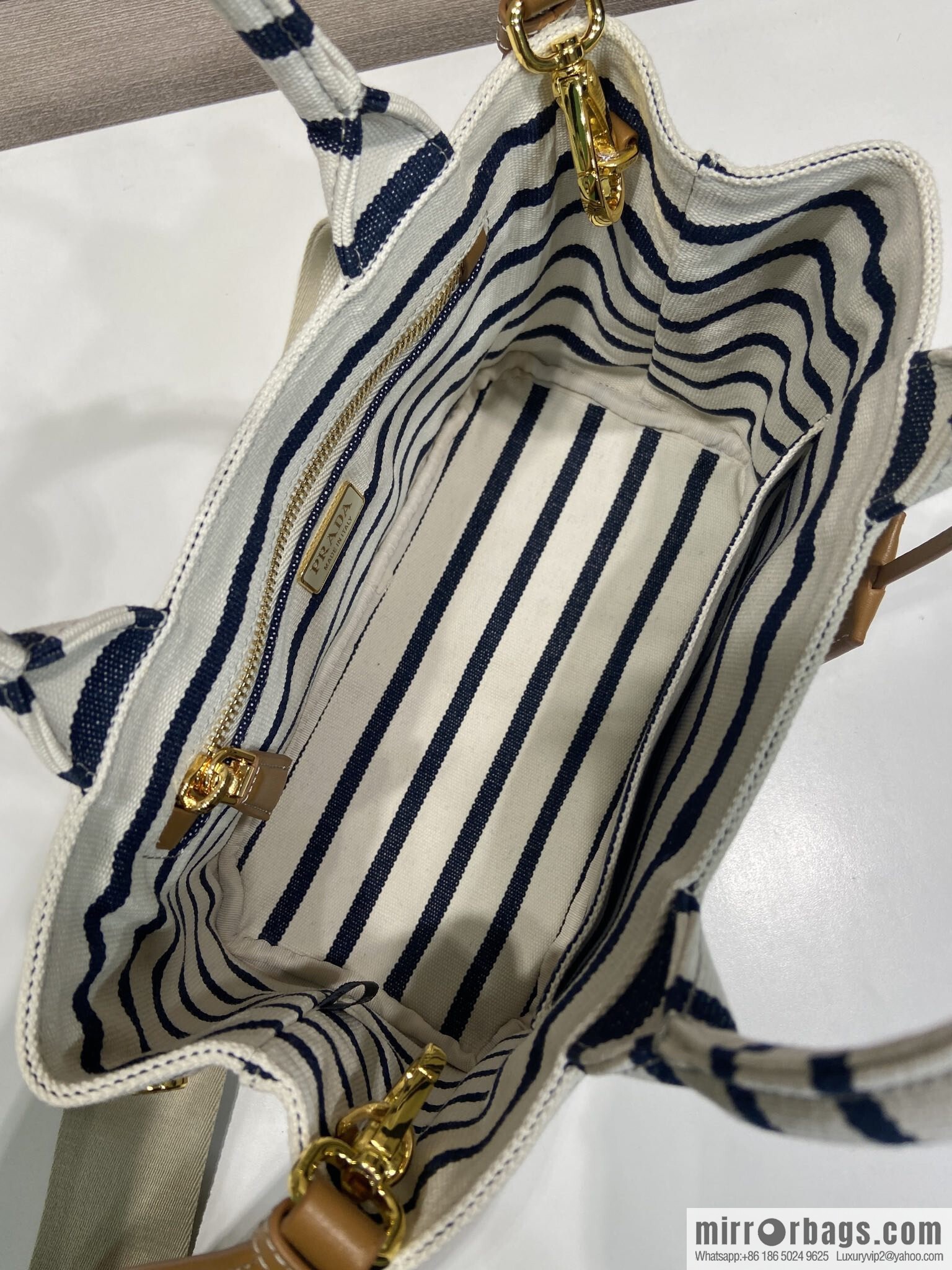 PRADA 🎉 new handbag 🎉 1BA038 🎉🎉 black stripe