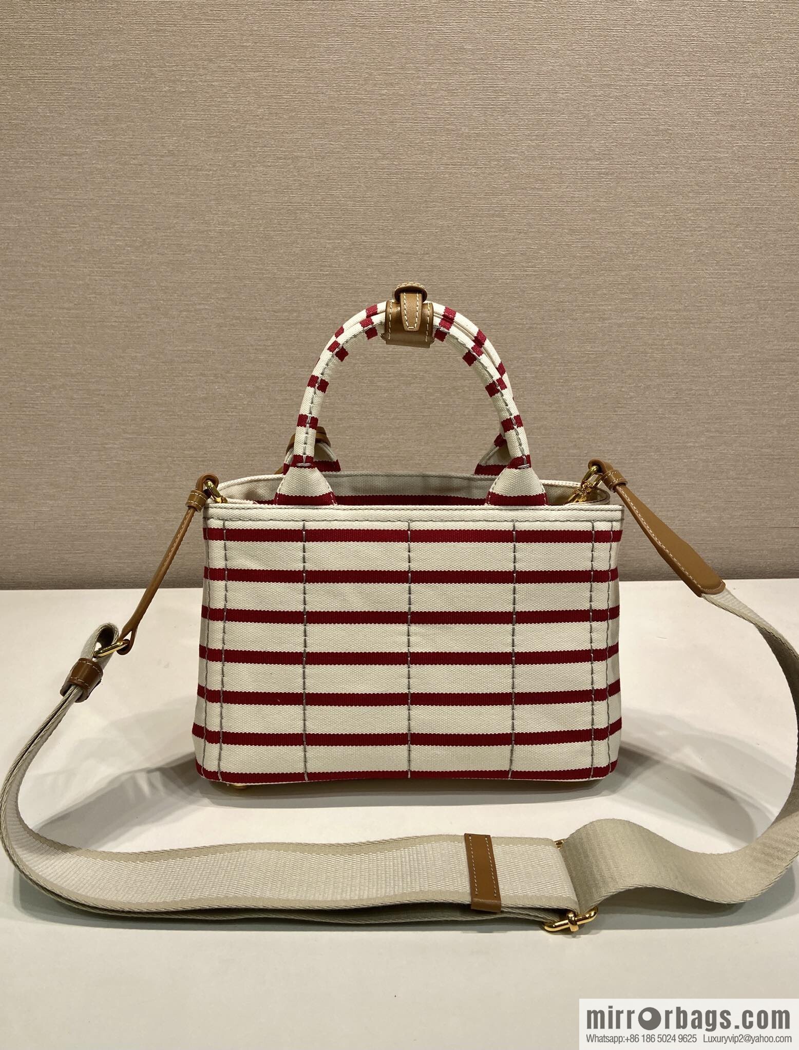 PRADA 🎉 new handbag 🎉 1BA038 🎉🎉 red stripe