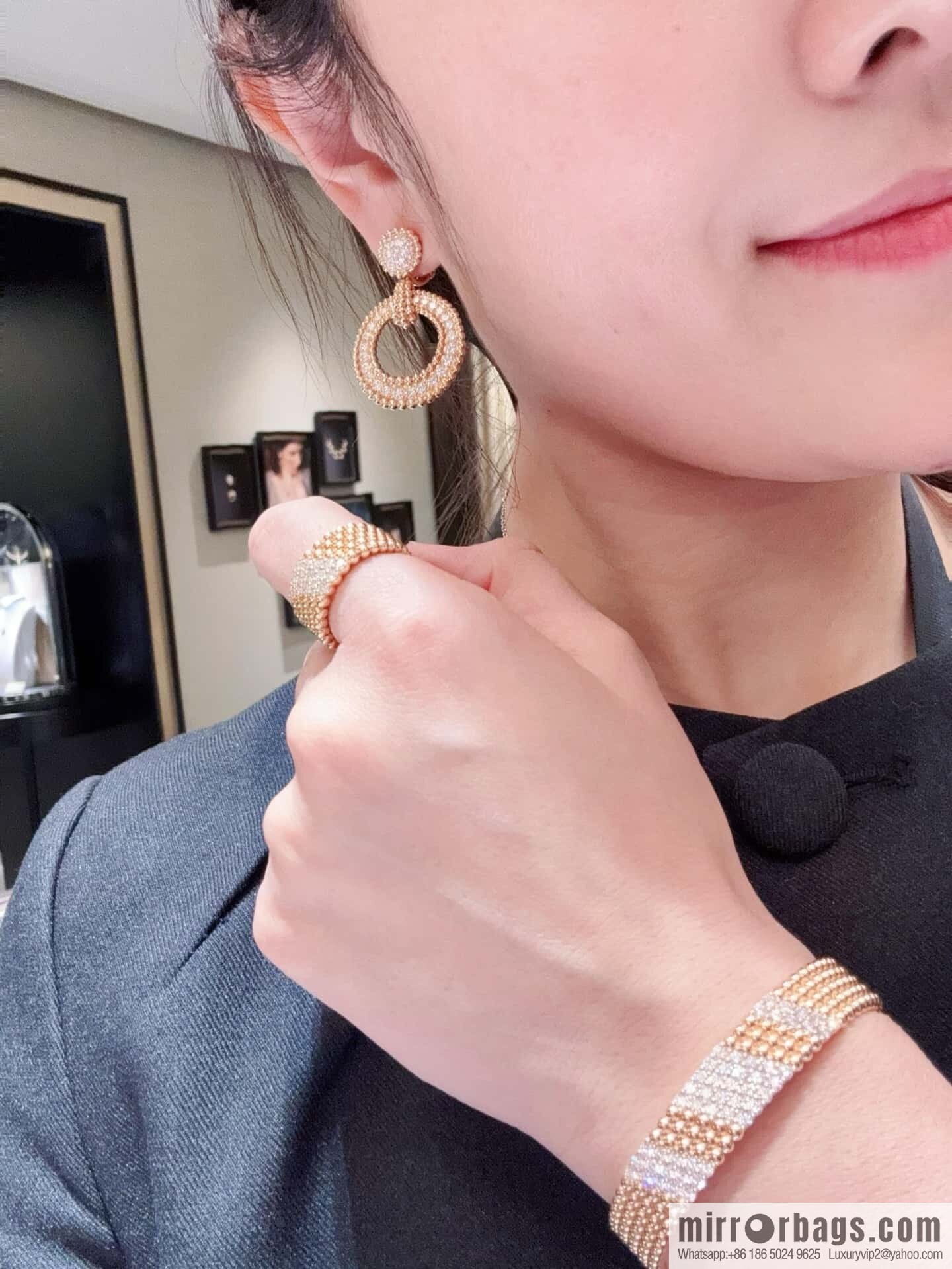 ☀️Van Cleef & Arpels Perlee diamonds earrings