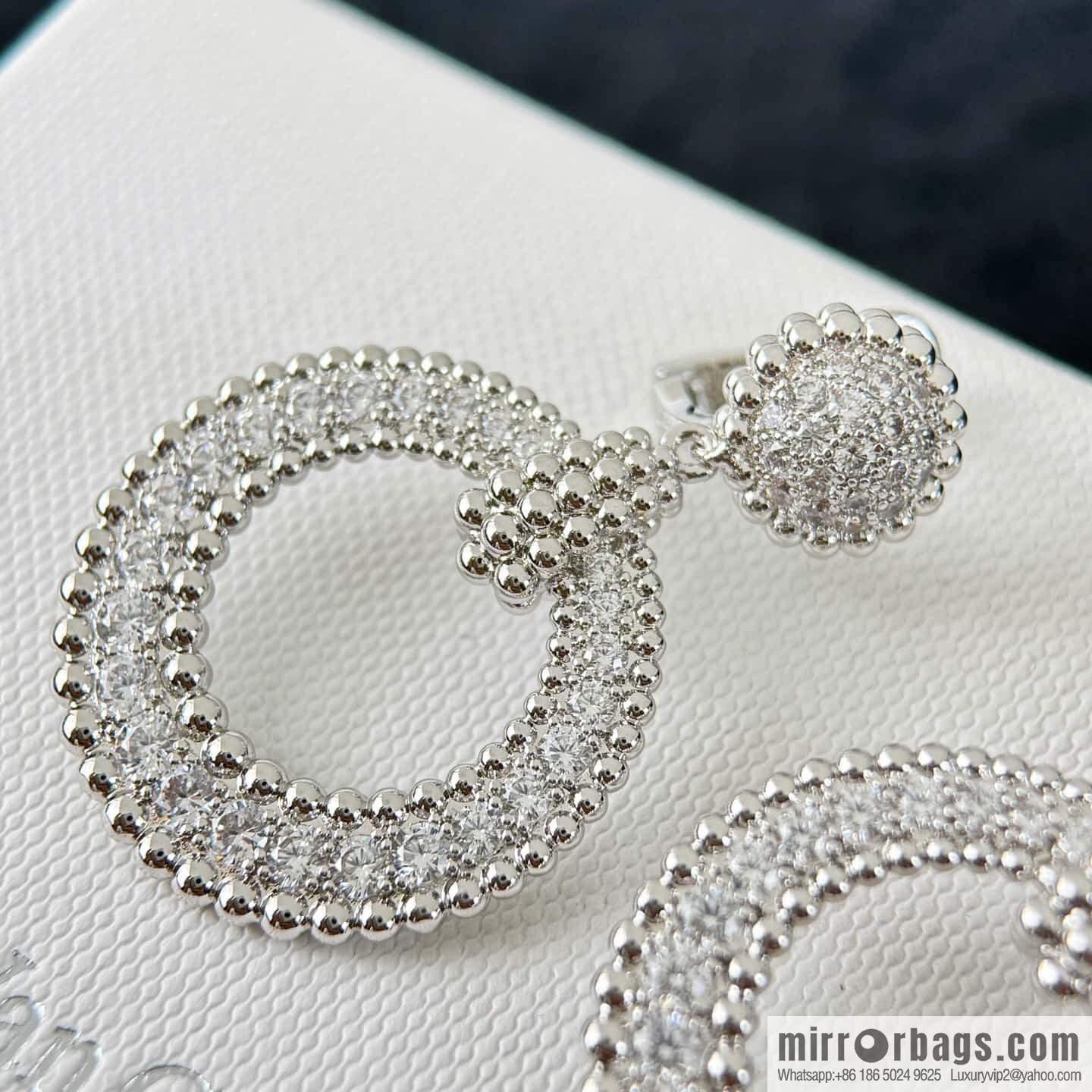 ☀️Van Cleef & Arpels Perlee diamonds earrings