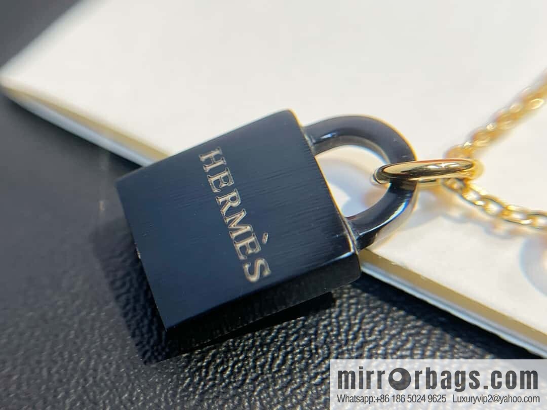 ❗️New ❗️ ☀️ Hermès HERMES Buffalo Horn Amulette Padlock Key Necklace ☀️