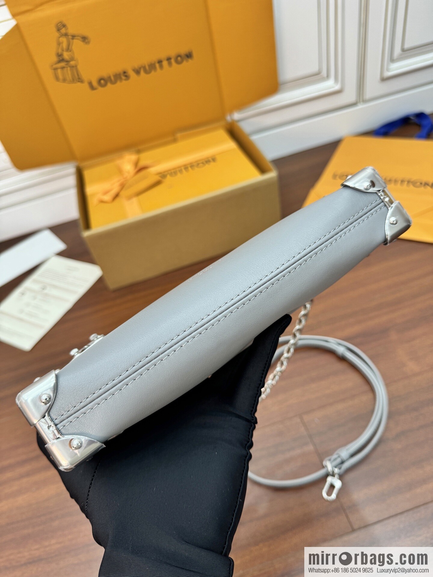 LV M12596 Slim Trunk