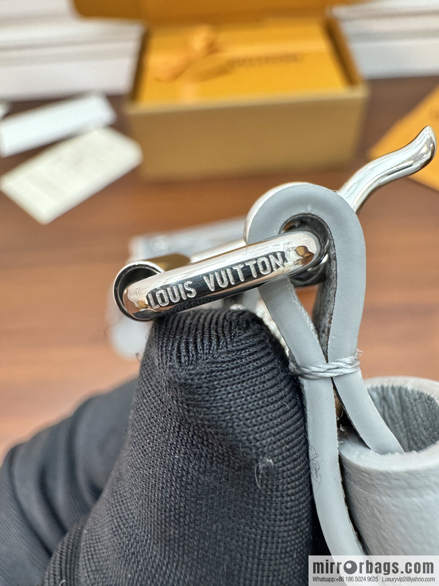 LV M12596 Slim Trunk