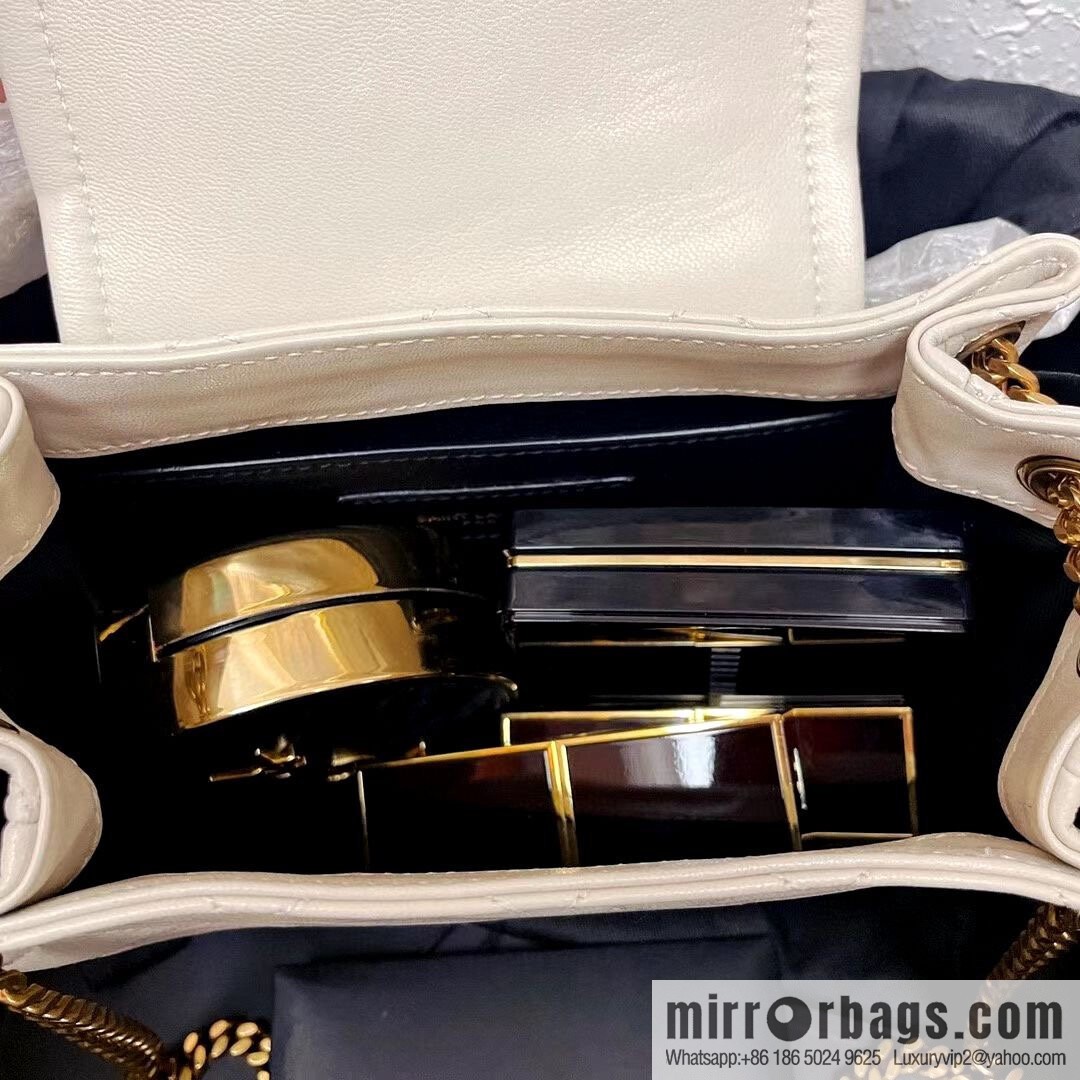 YSL 𝙈𝙊𝙉𝙊𝙂𝙍𝘼𝙈 𝙉𝙊𝙇𝙄𝙏𝘼 sheep leather mini handbag 672738 white