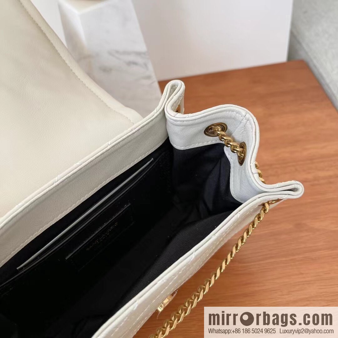 YSL 𝙈𝙊𝙉𝙊𝙂𝙍𝘼𝙈 𝙉𝙊𝙇𝙄𝙏𝘼 sheep leather mini handbag 672738 white