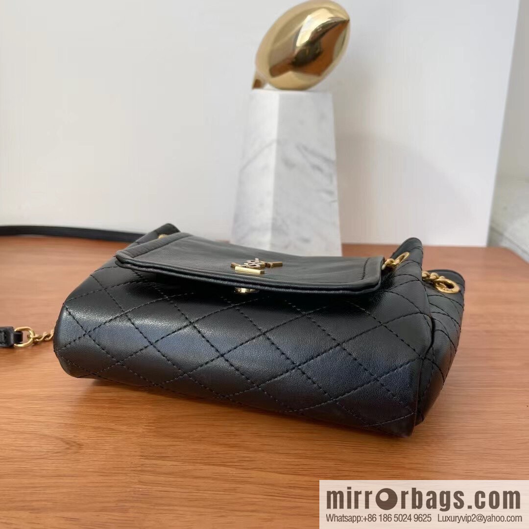 YSL 𝙈𝙊𝙉𝙊𝙂𝙍𝘼𝙈 𝙉𝙊𝙇𝙄𝙏𝘼 sheep leather mini handbag 672738 black