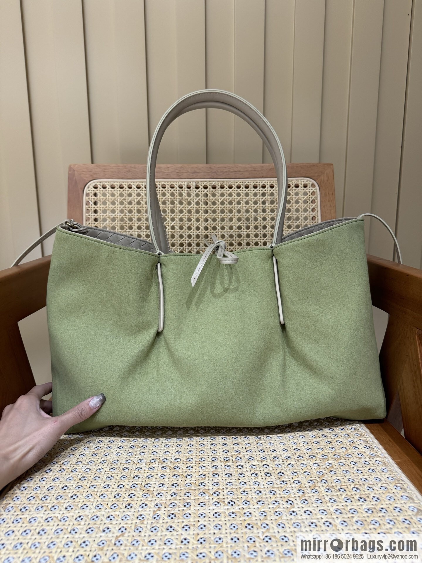 BV Large Pinacoteca Tote Bag 817166 Hazel