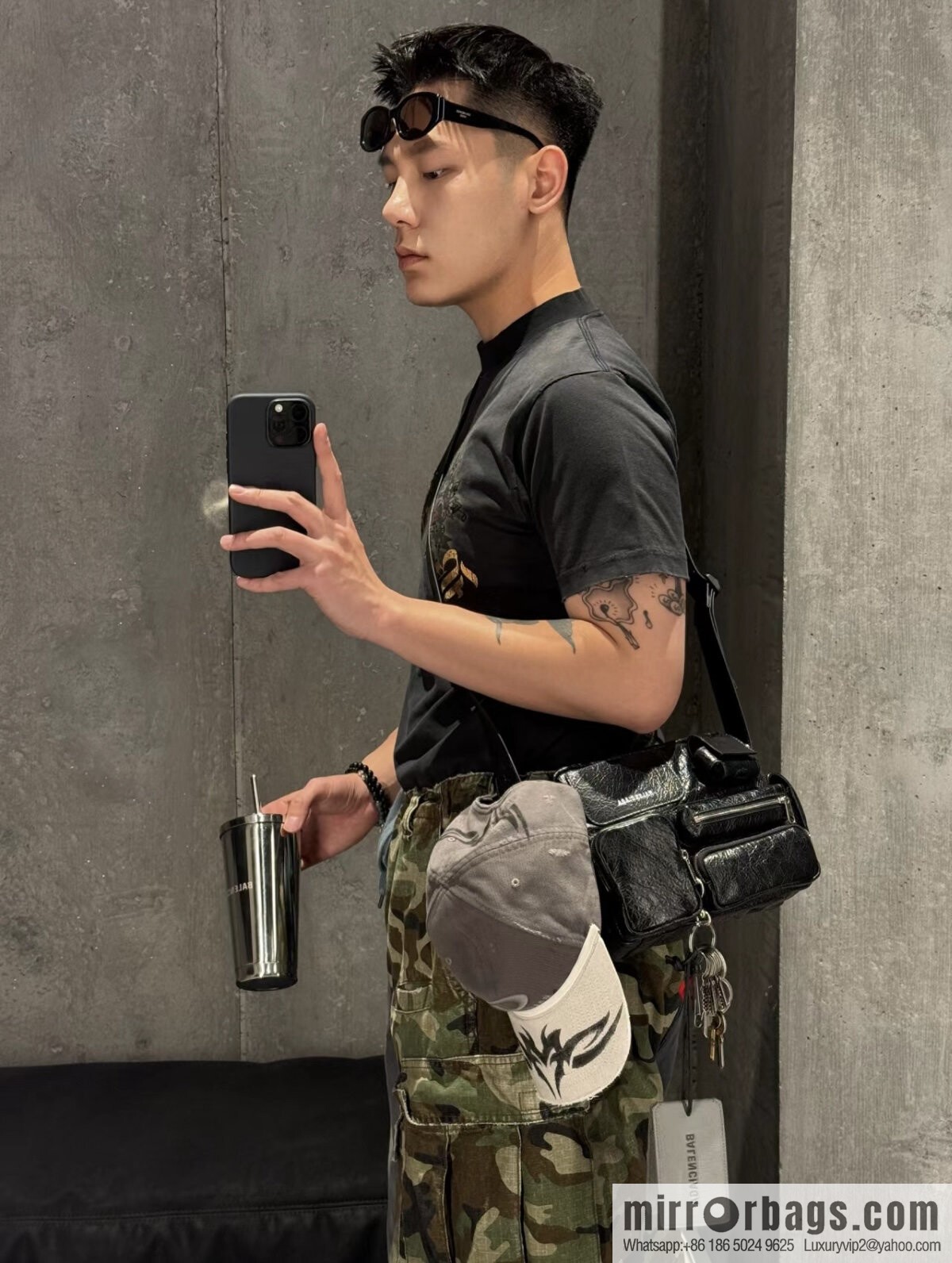 Balenciaga 🤞🏿 Paris 25 years of spring and summer new camera bag 🔥 703190