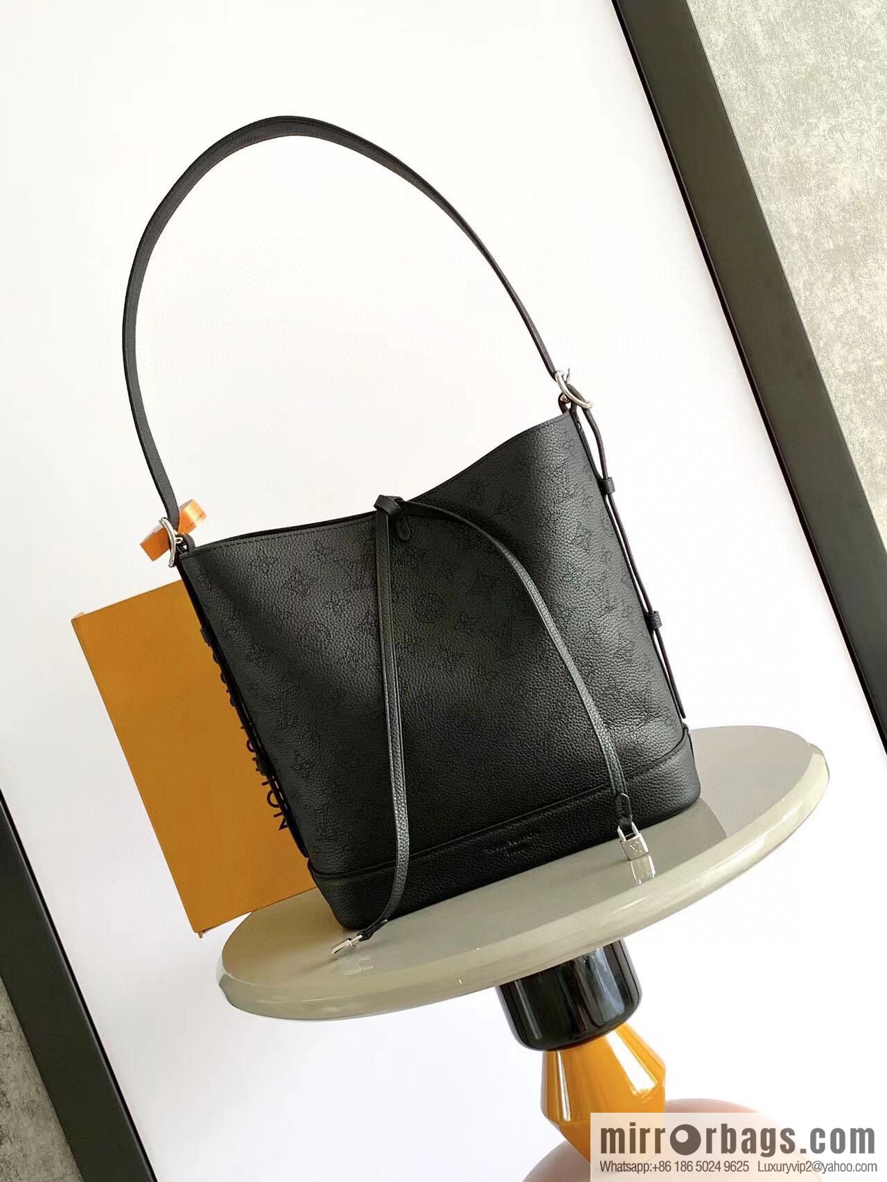 LV M12139 Flores